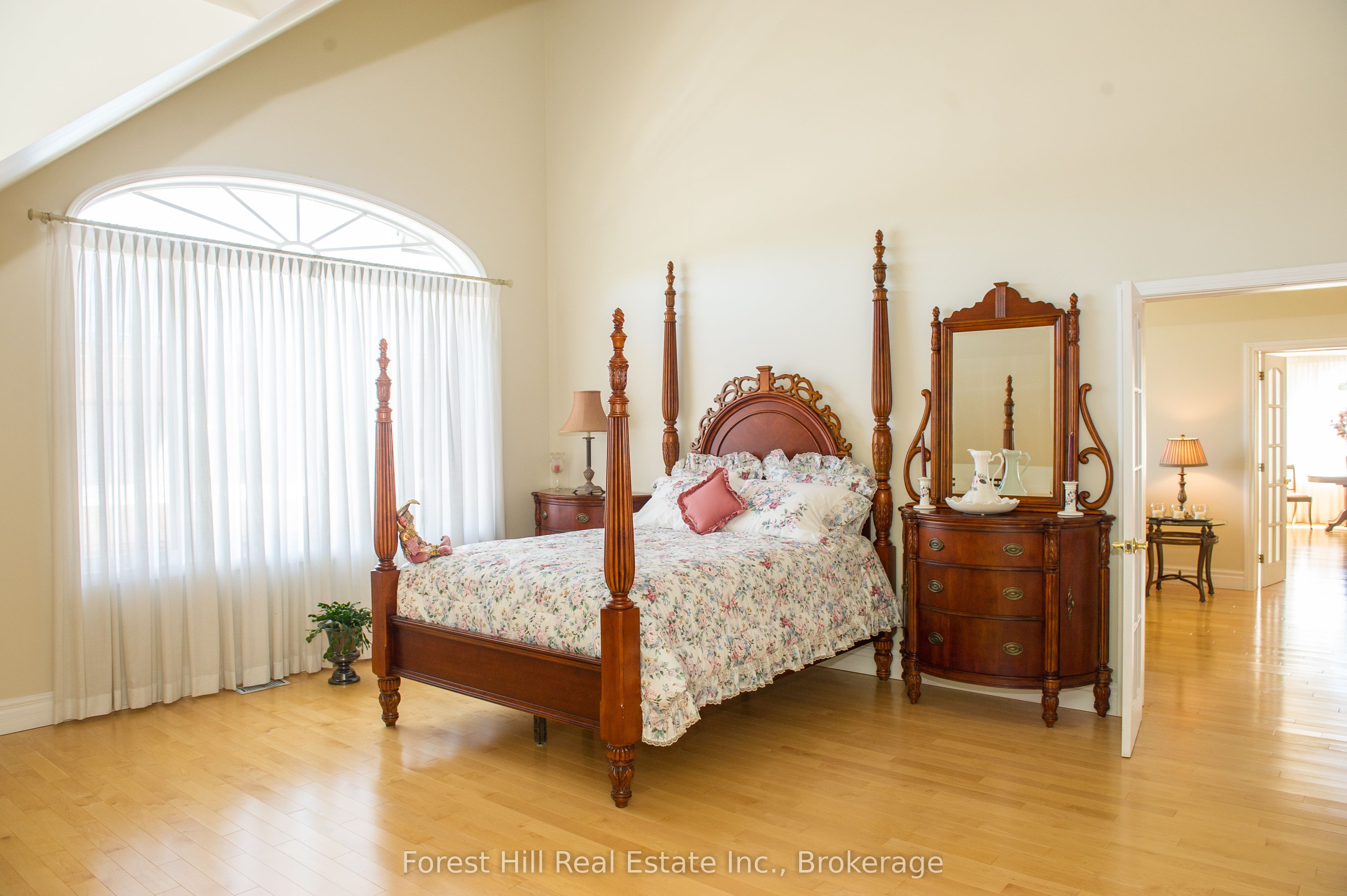 1066 Main Street Property Photo 13
