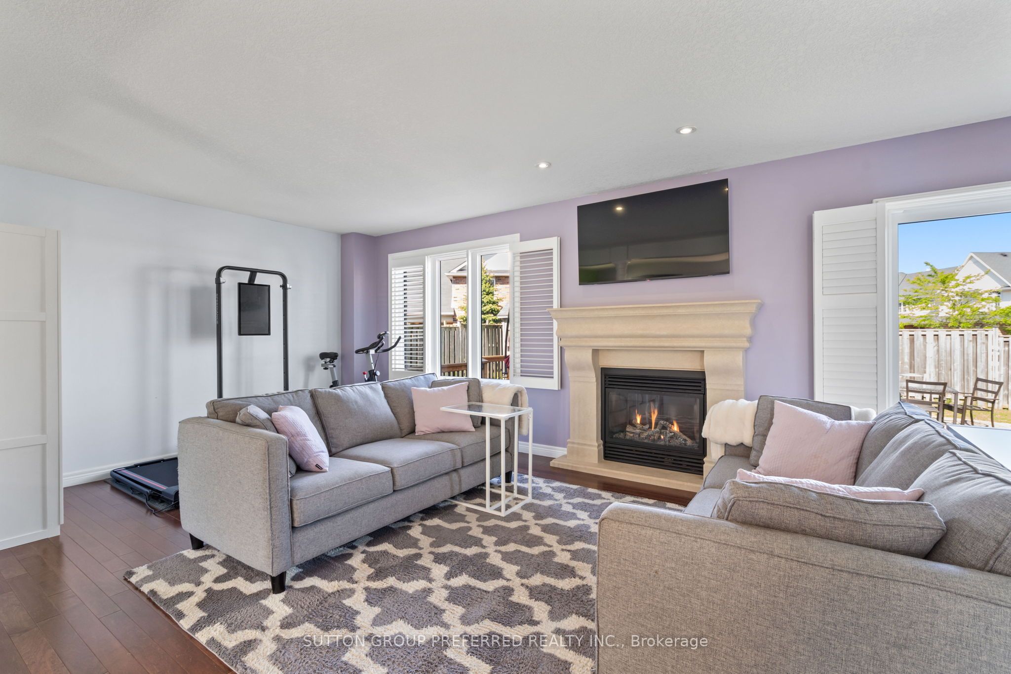 1076 Silverfox Drive Property Photo 8
