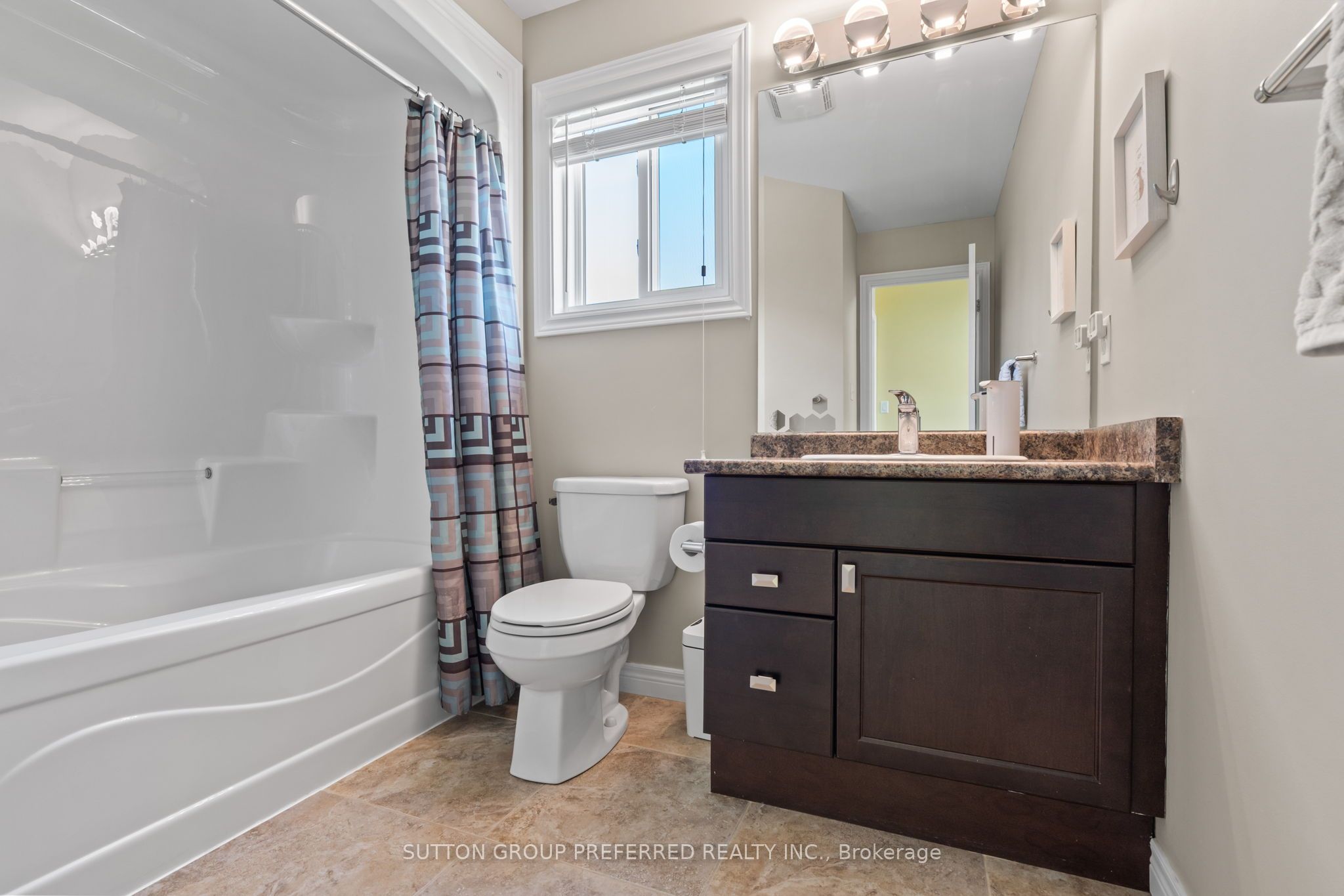 1076 Silverfox Drive Property Photo 29