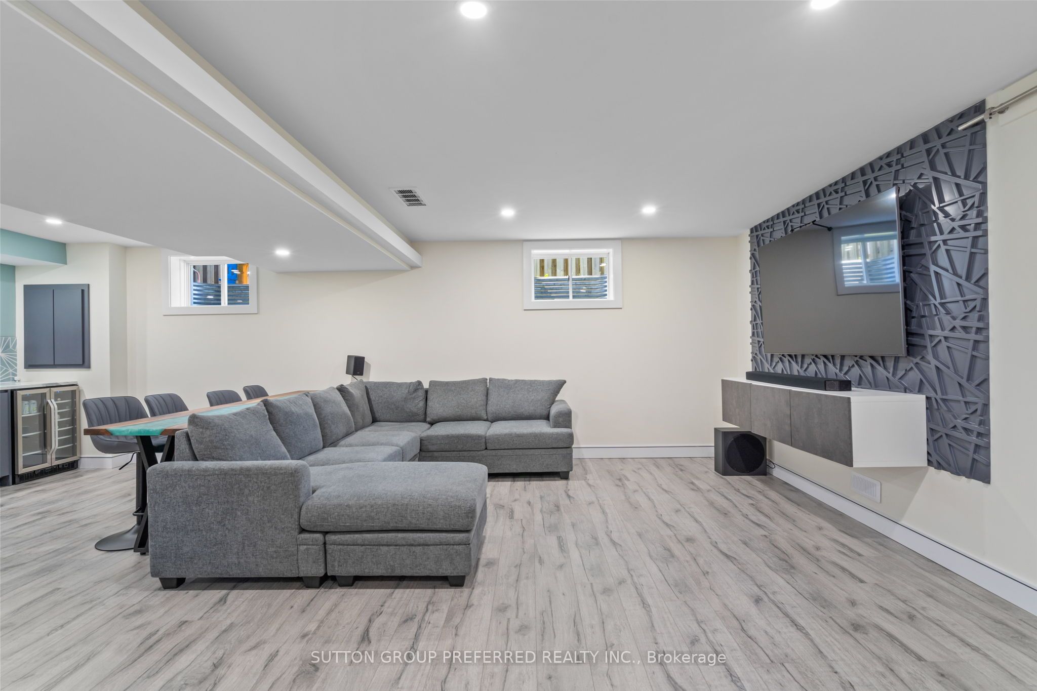1076 Silverfox Drive Property Photo 31