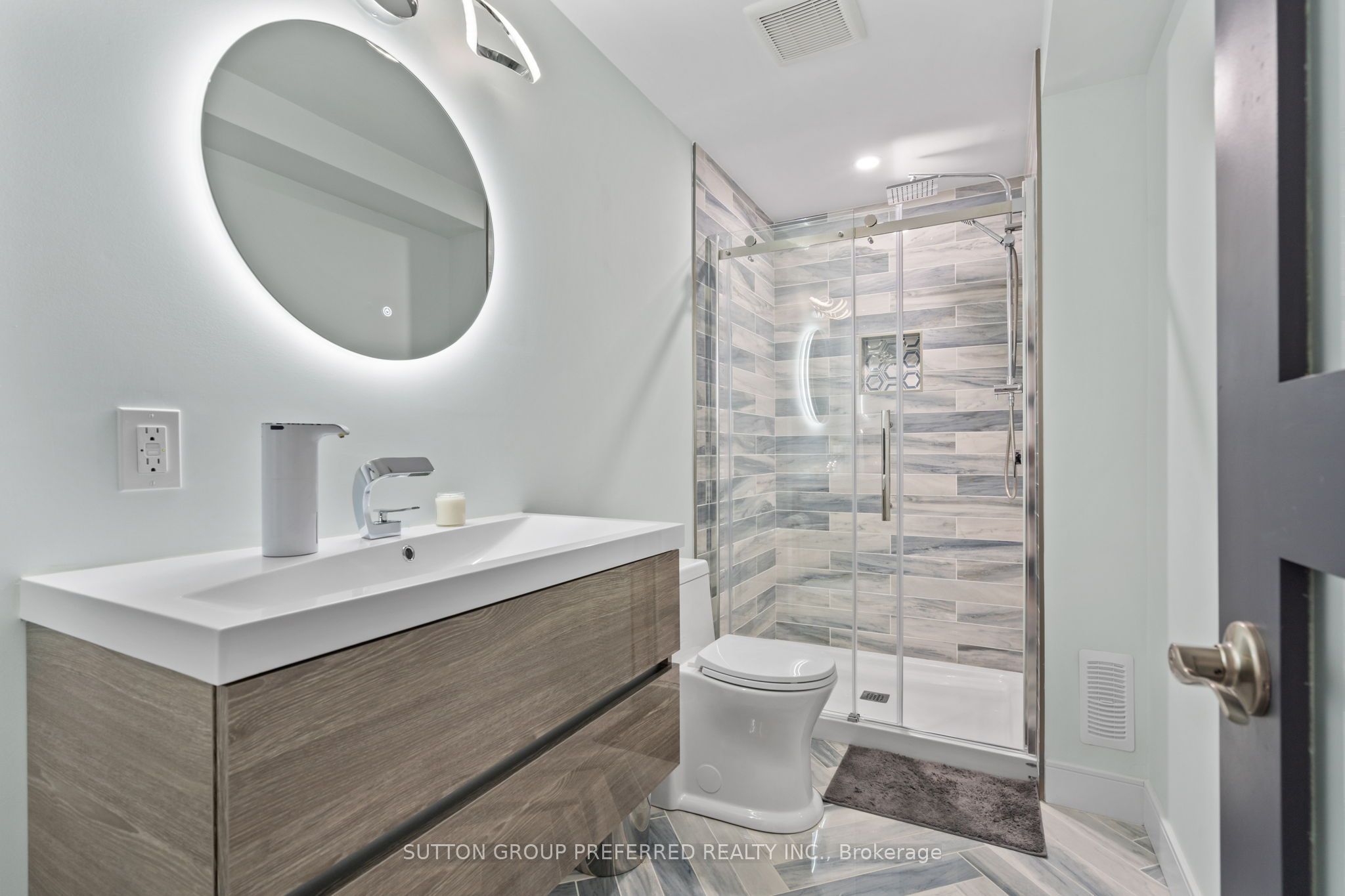 1076 Silverfox Drive Property Photo 37