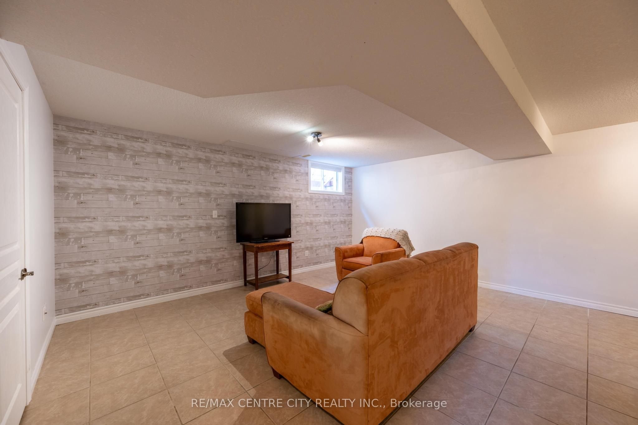19 Hamilton Street Property Photo 22