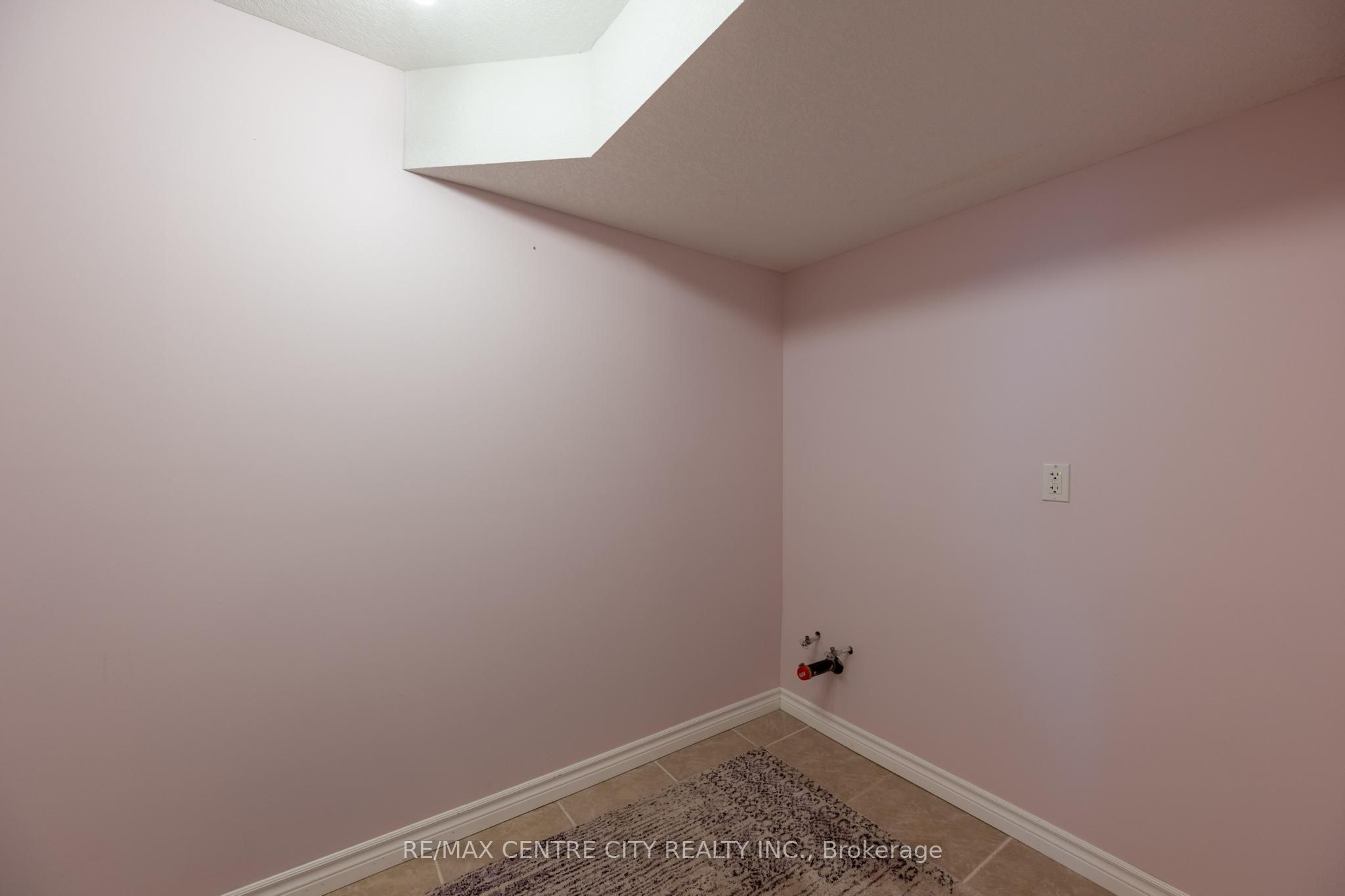 19 Hamilton Street Property Photo 29