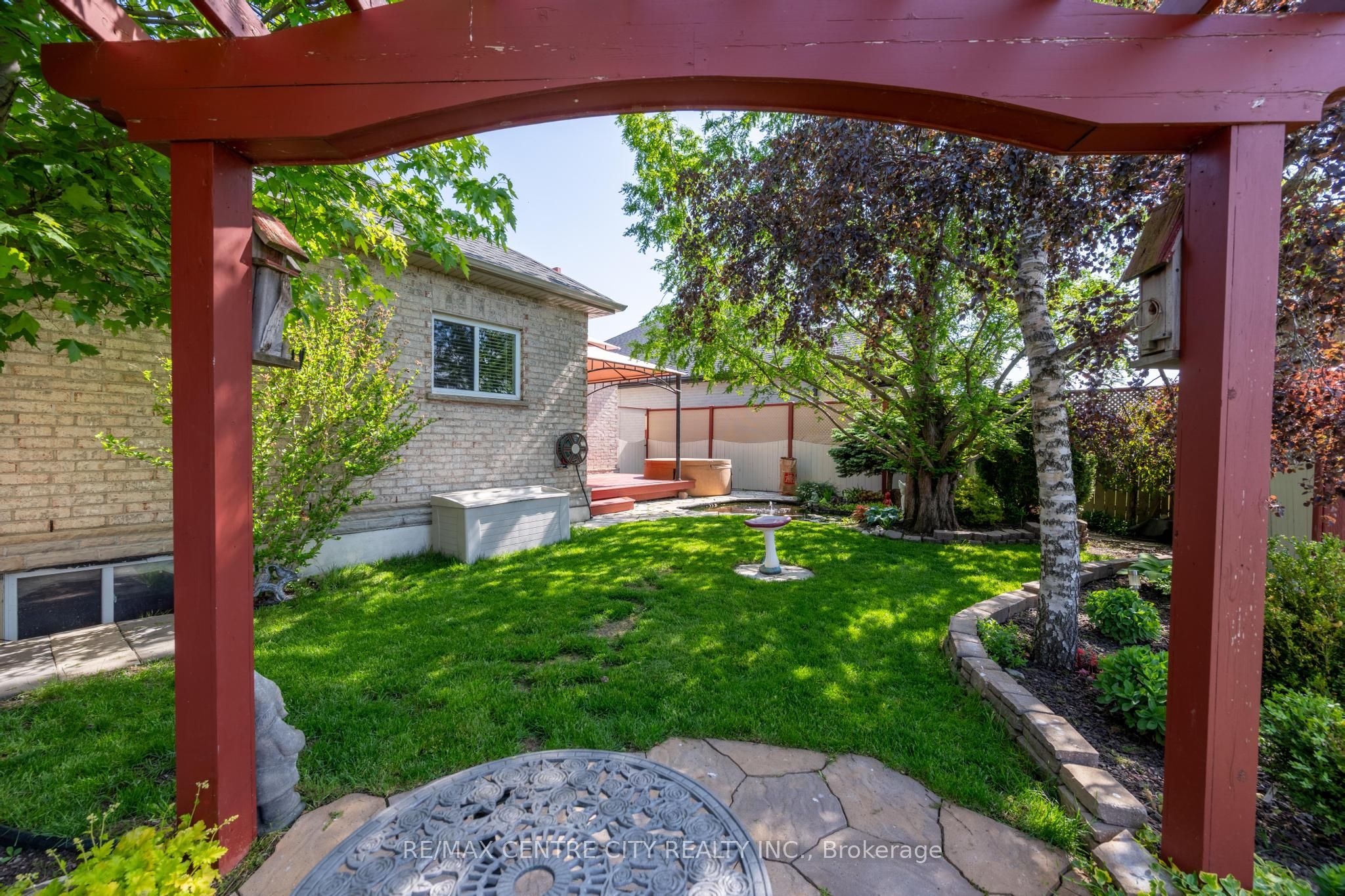 19 Hamilton Street Property Photo 37