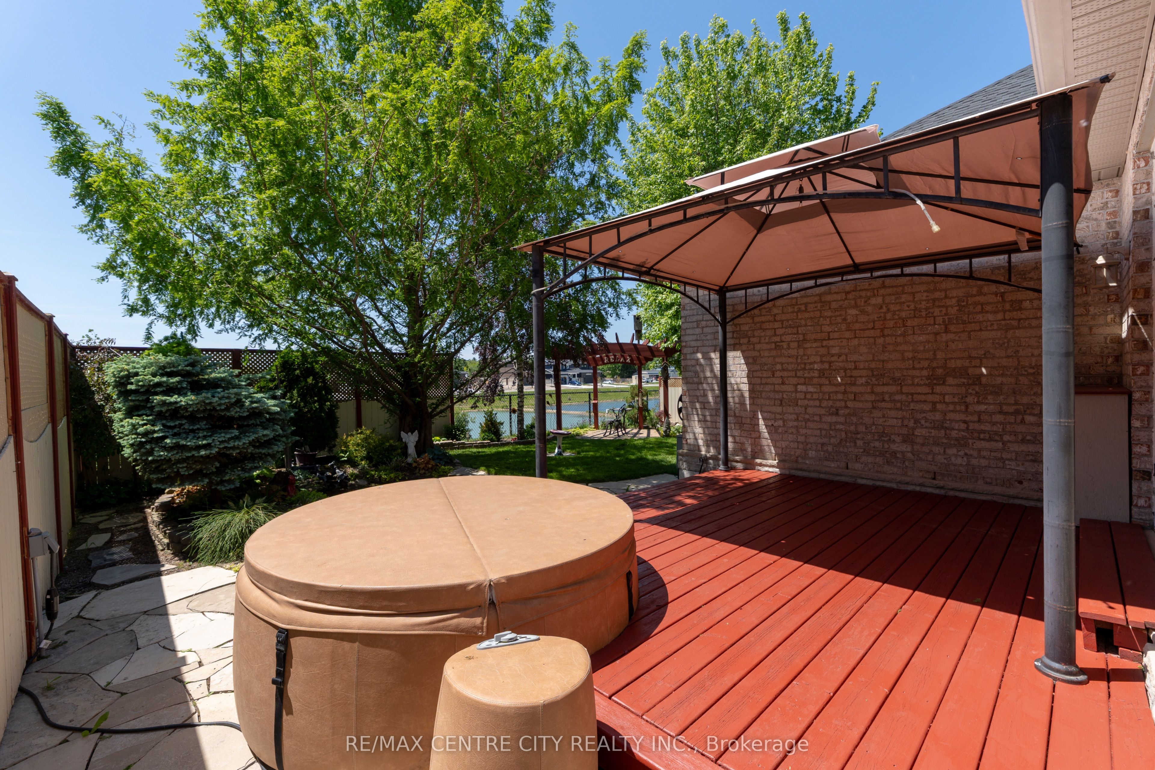 19 Hamilton Street Property Photo 38