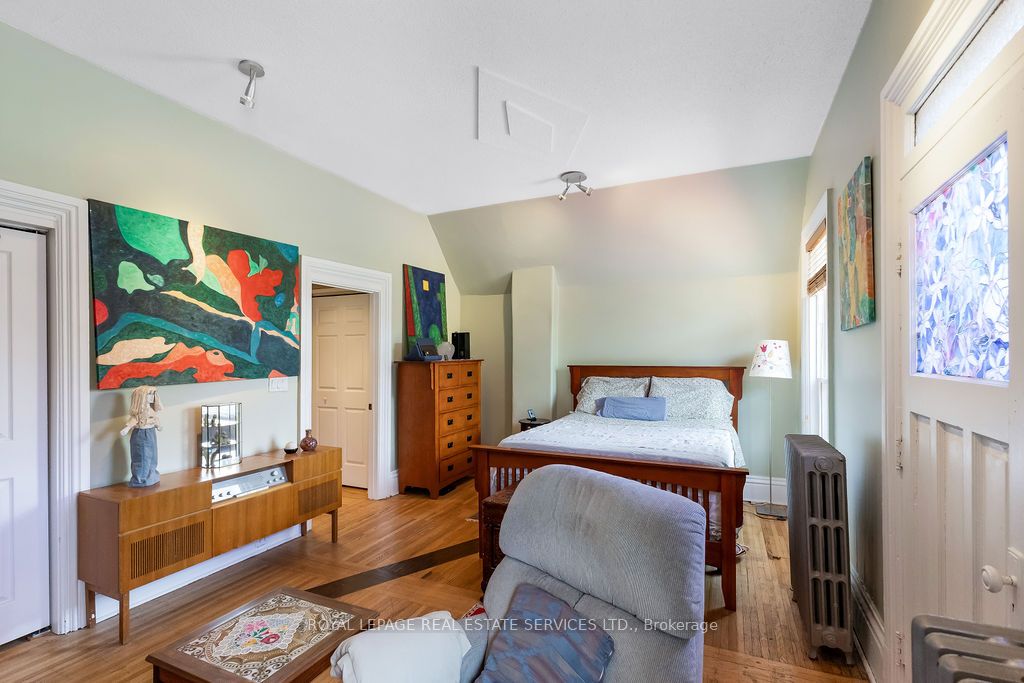 100 Wentworth Street S Property Photo 16