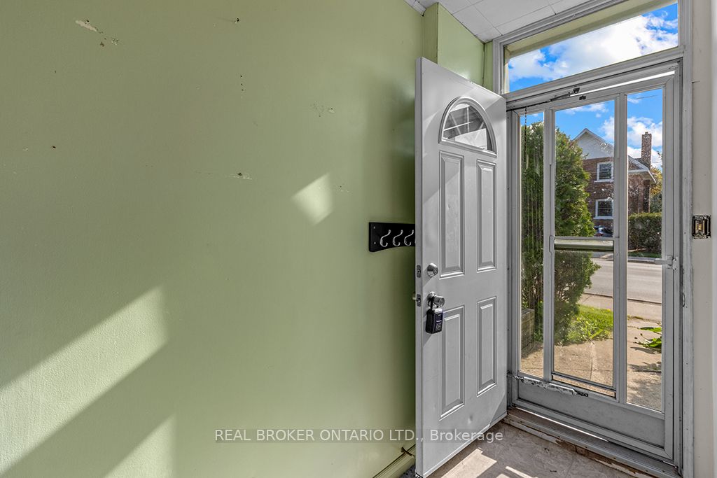 1323 2nd Avenue W Property Photo 6