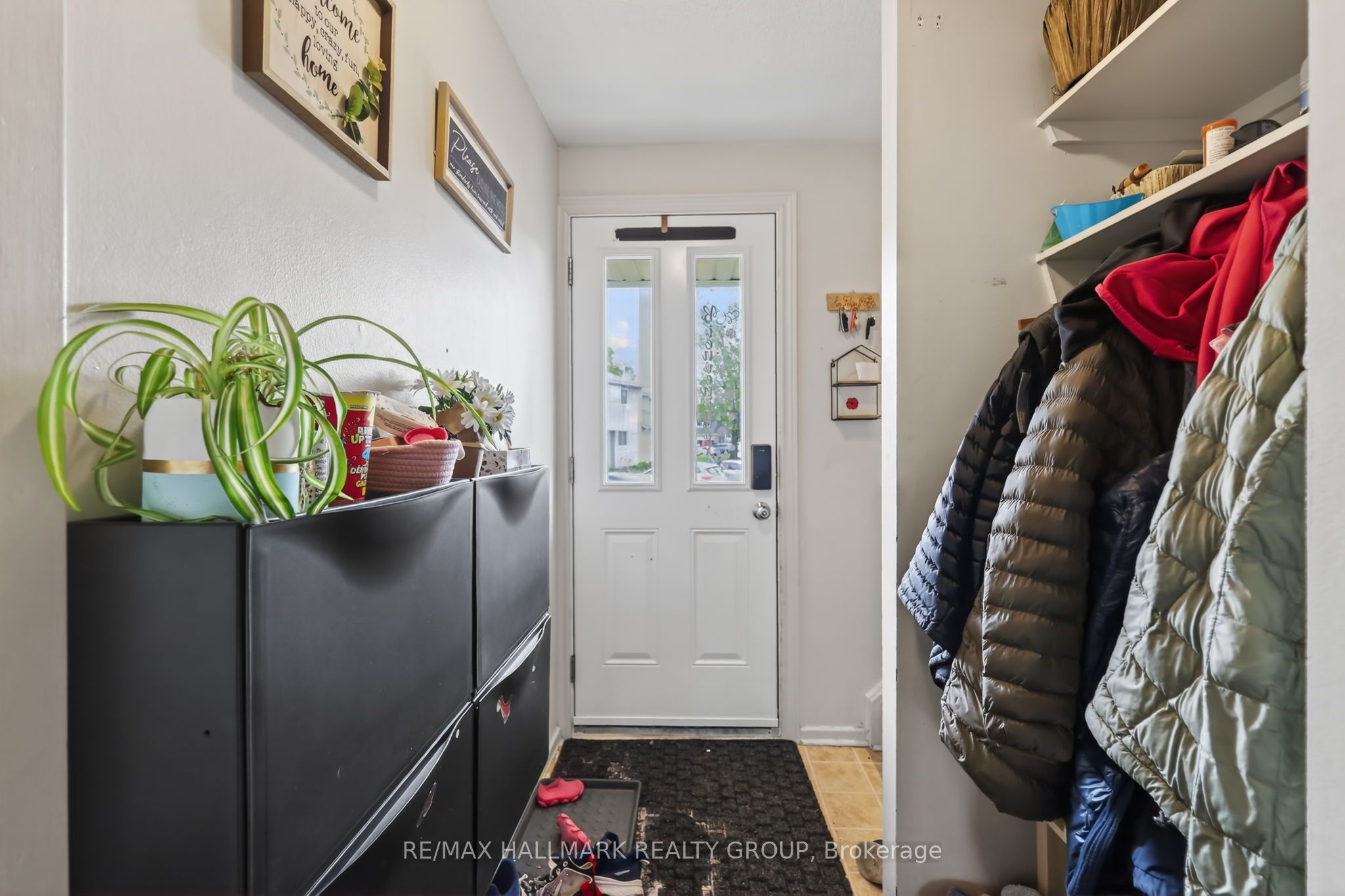 52 Thistledown Court Property Photo 4