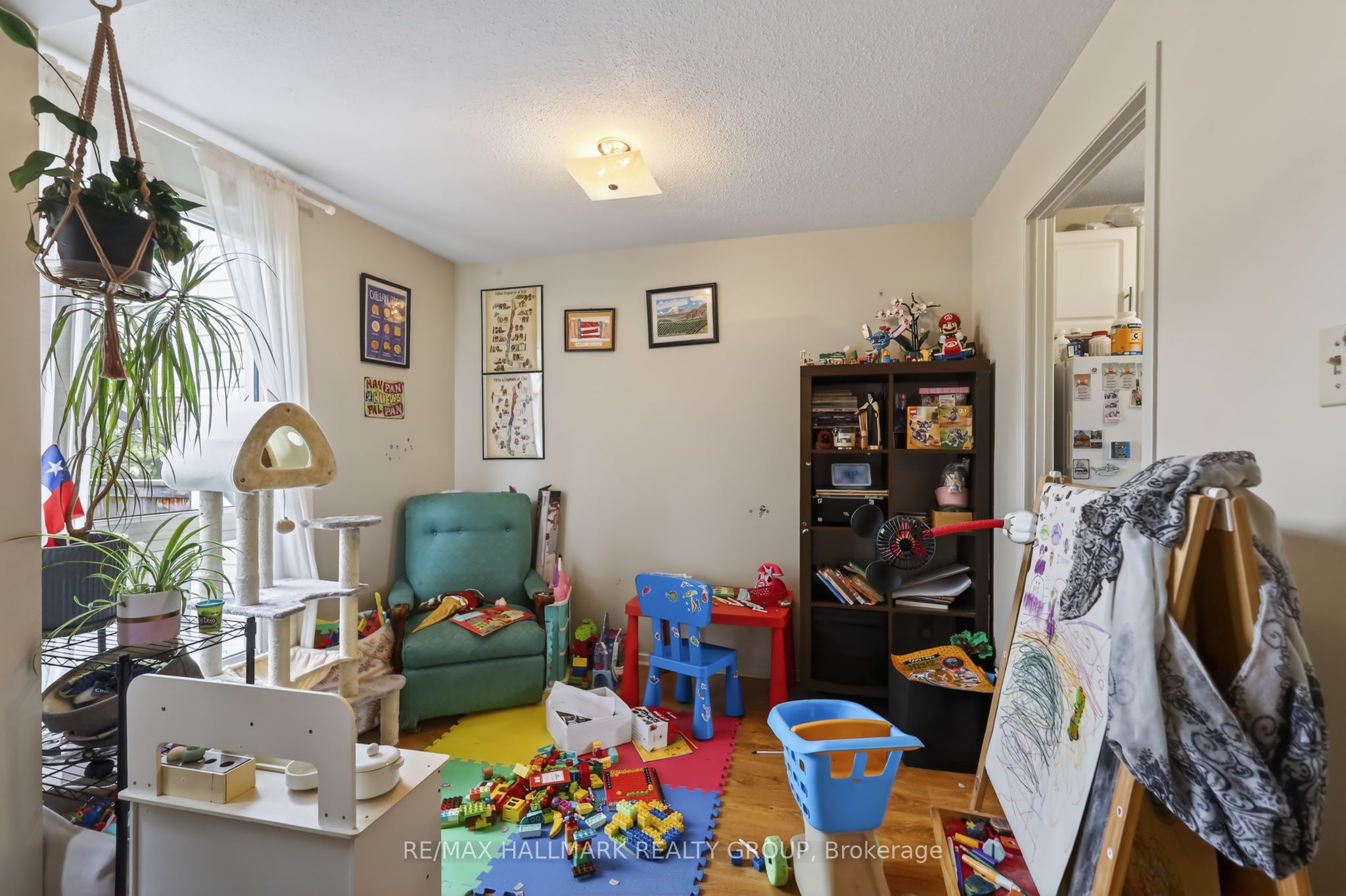 52 Thistledown Court Property Photo 9