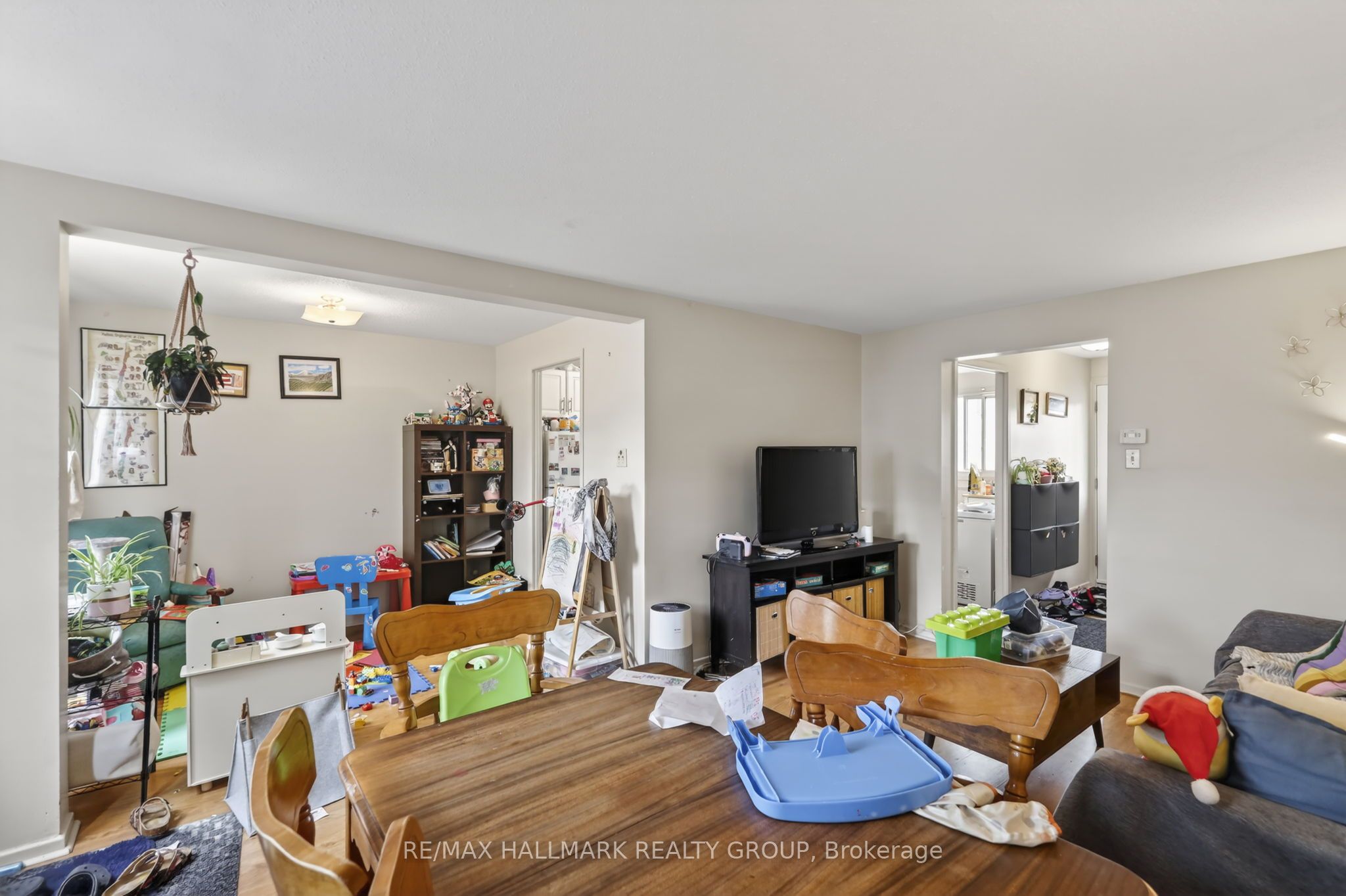 52 Thistledown Court Property Photo 13