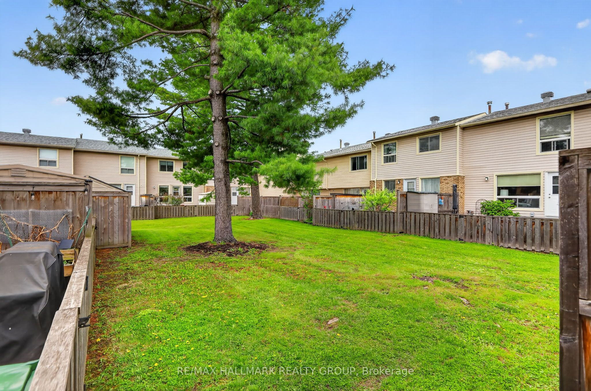 52 Thistledown Court Property Photo 33