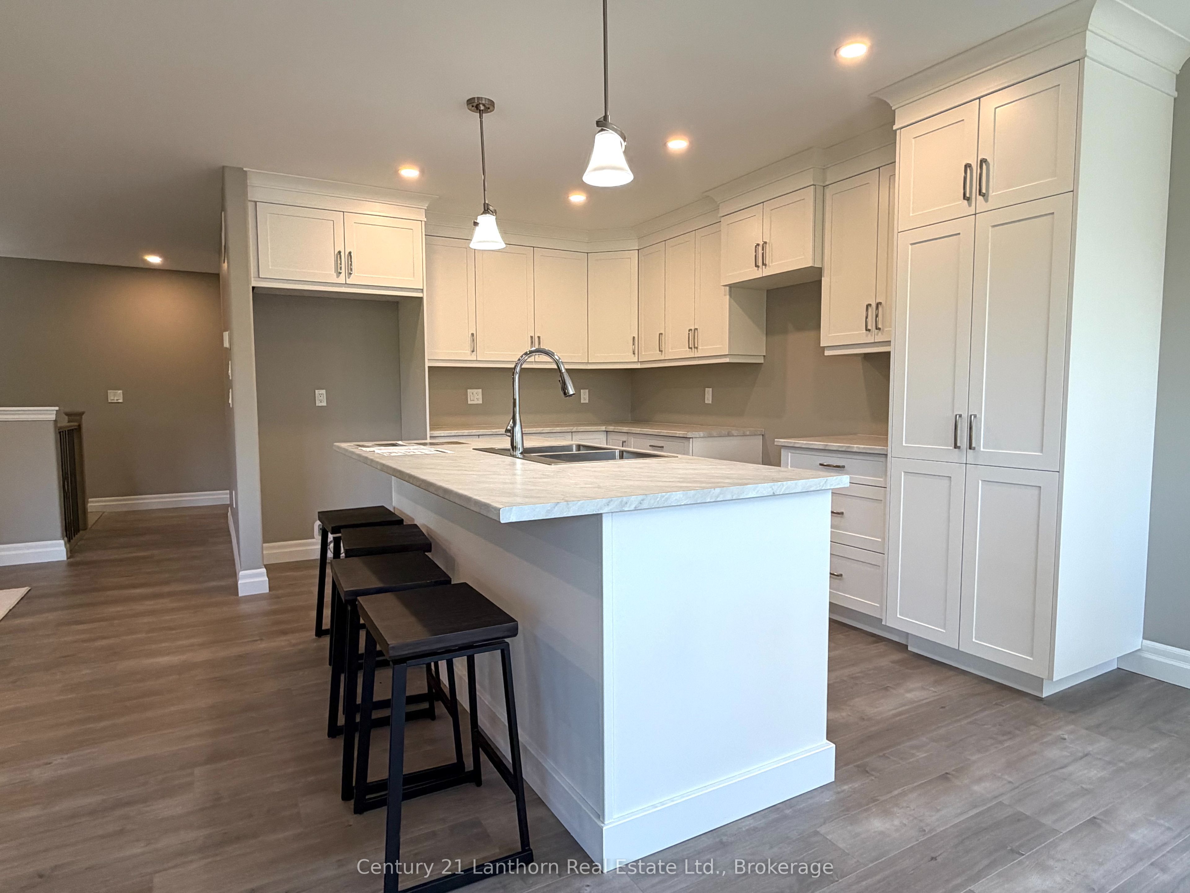 811 Black Road Property Photo 5