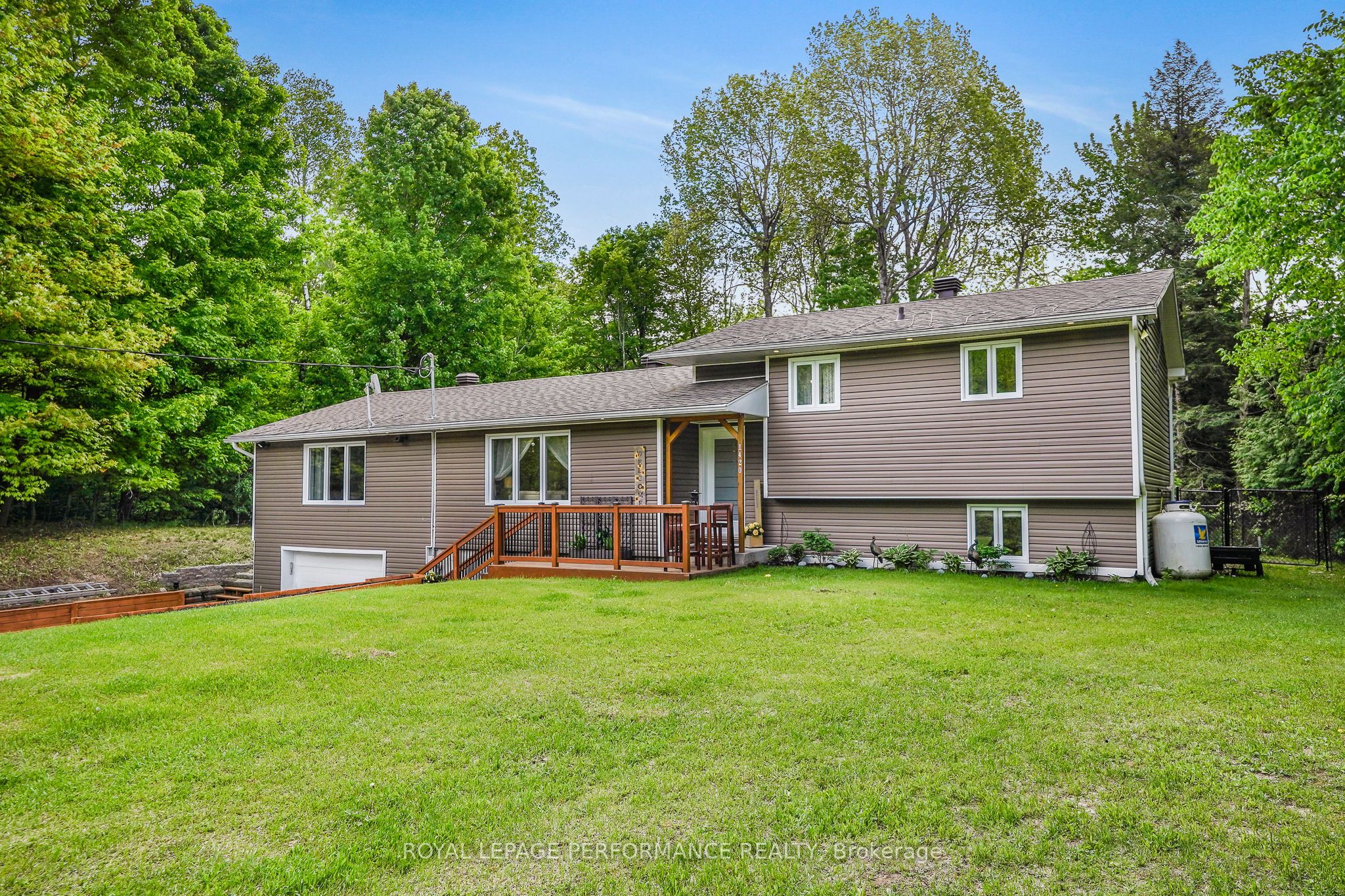 1420 Lacroix Road Property Photo 4