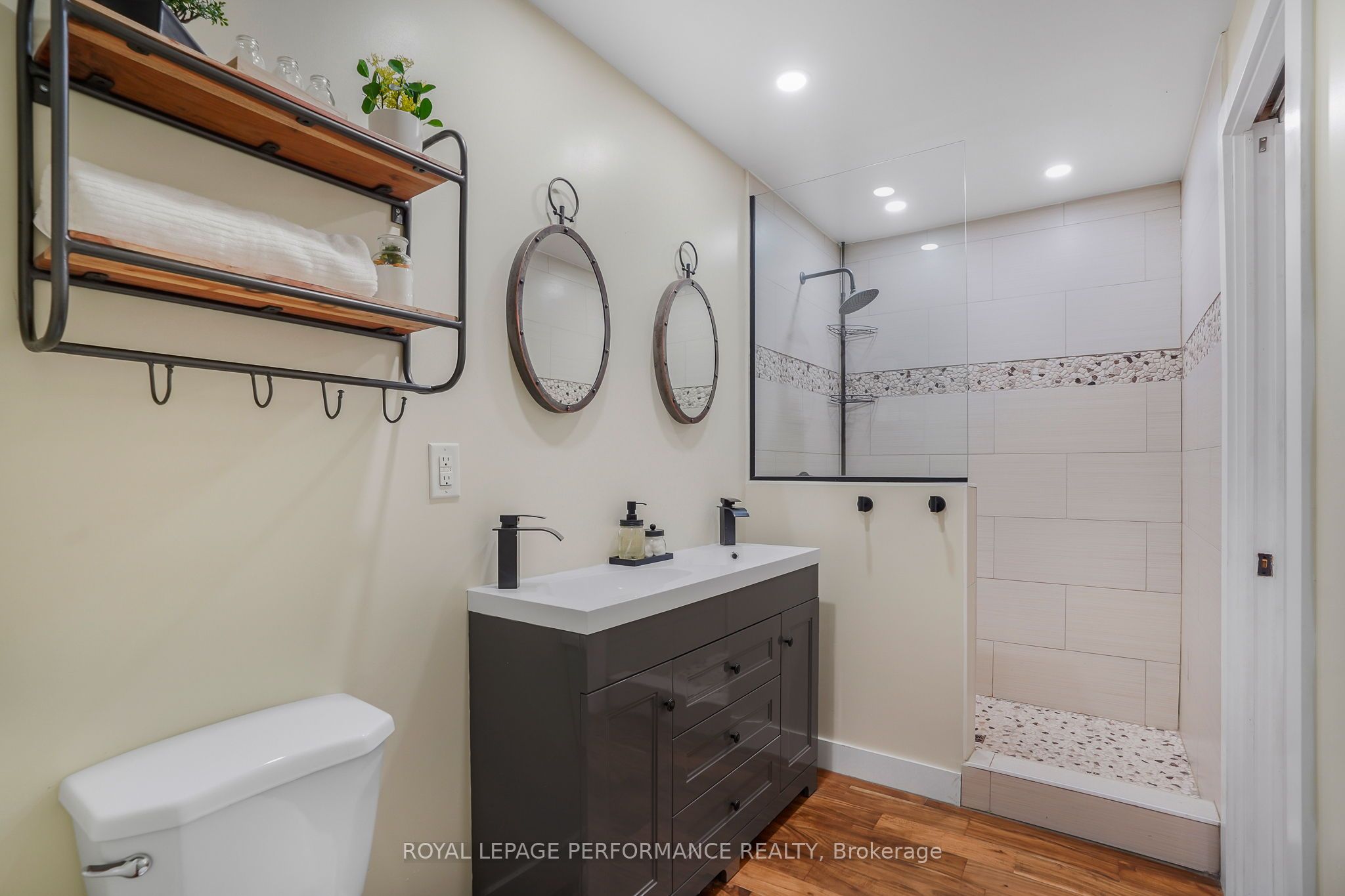 1420 Lacroix Road Property Photo 18