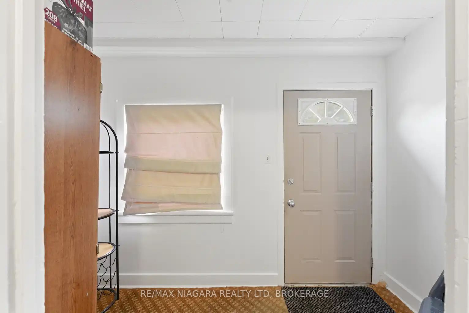 5719 Temperance Avenue E Property Photo 9