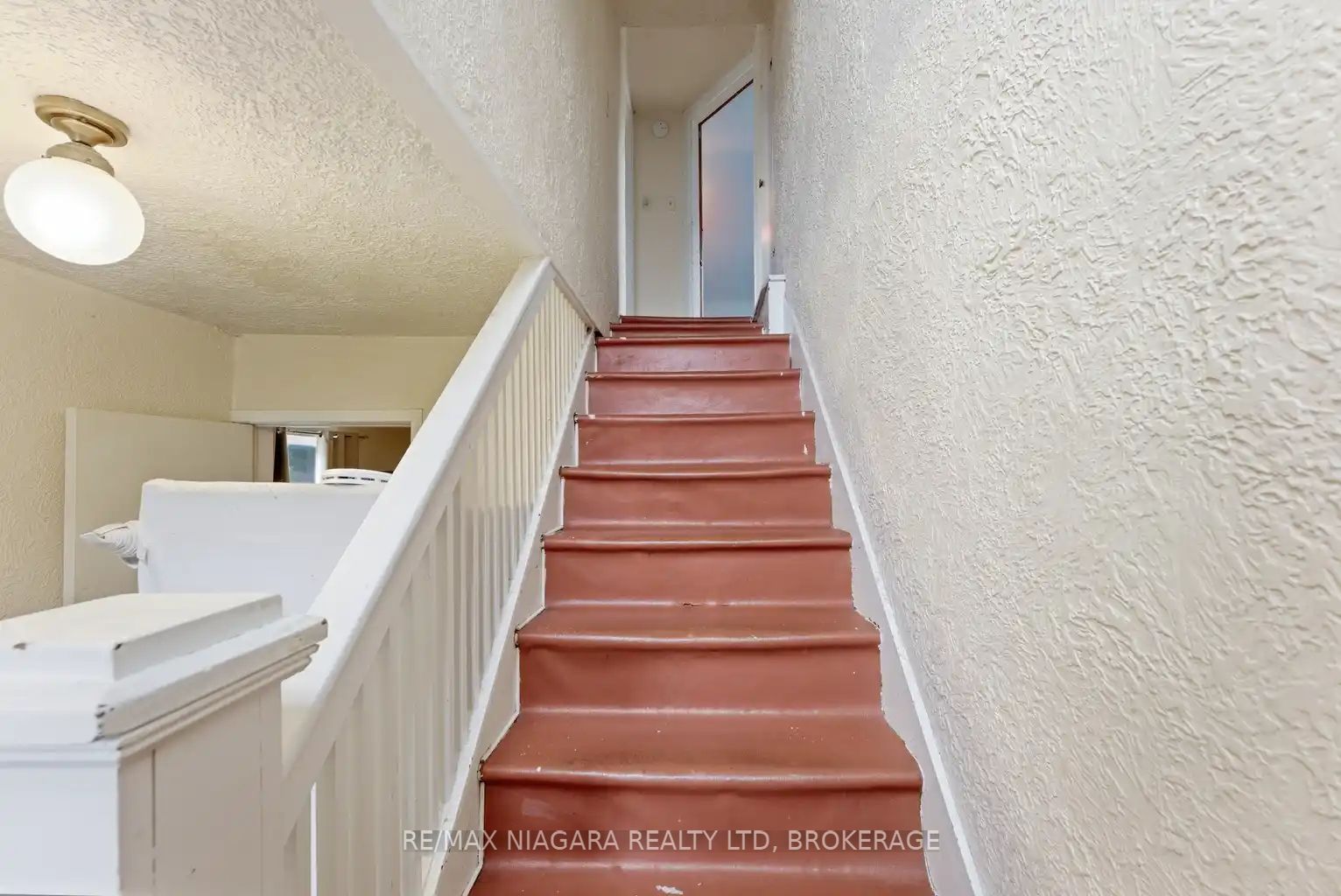 5719 Temperance Avenue E Property Photo 11