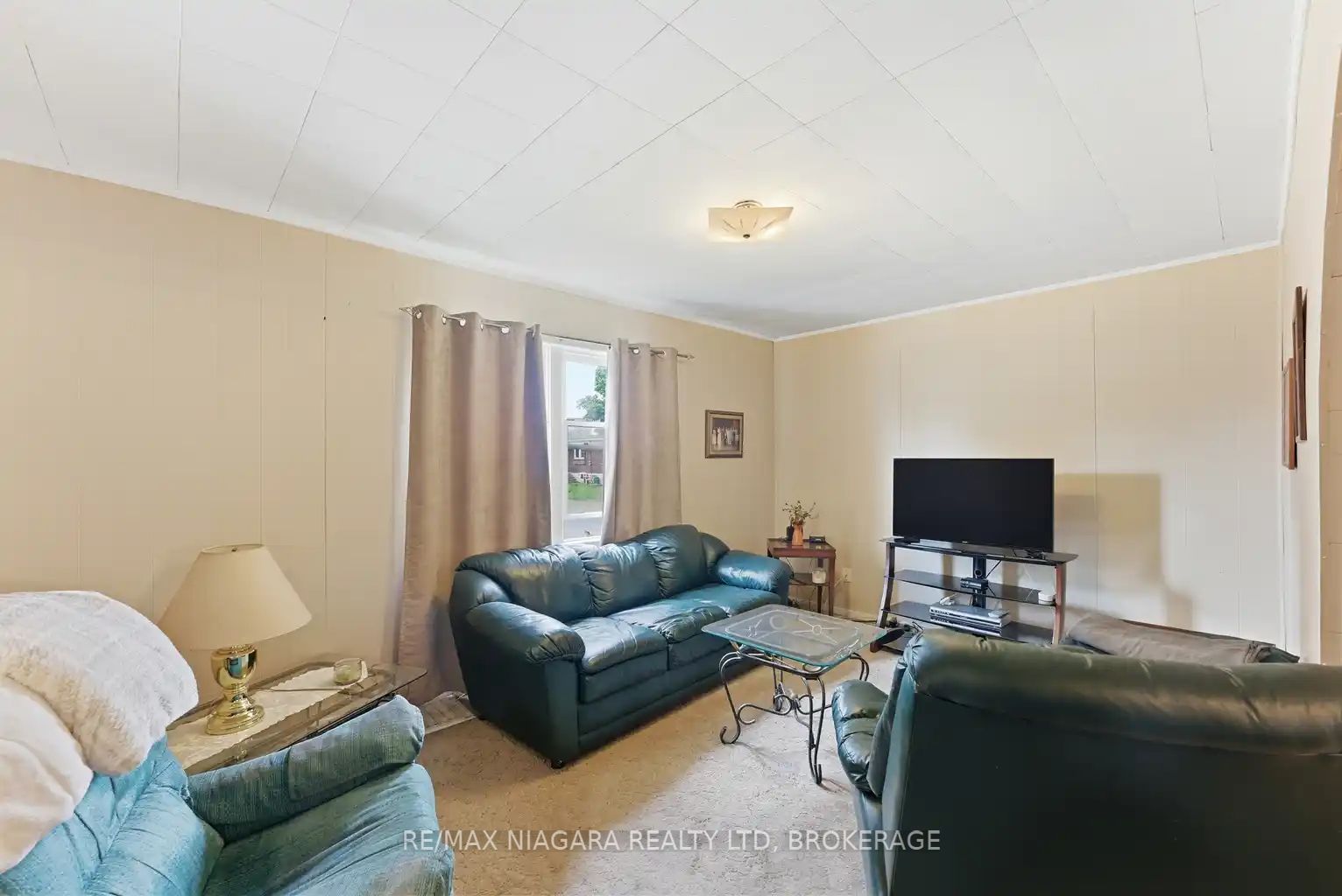 5719 Temperance Avenue E Property Photo 16