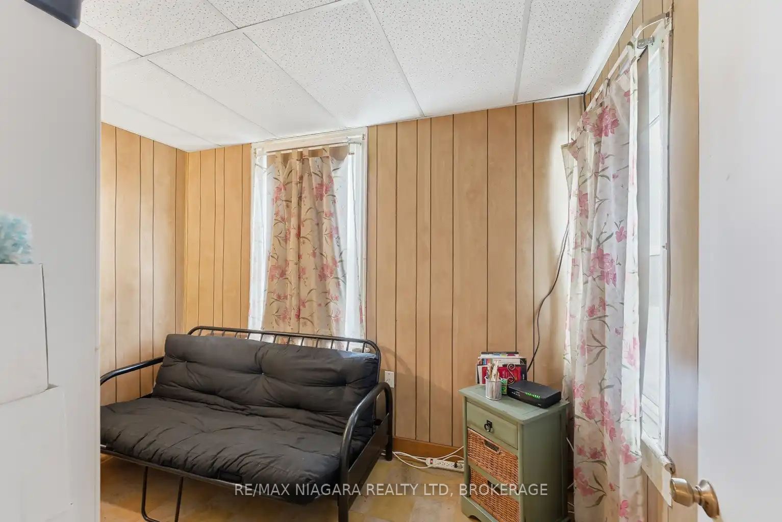 5719 Temperance Avenue E Property Photo 18