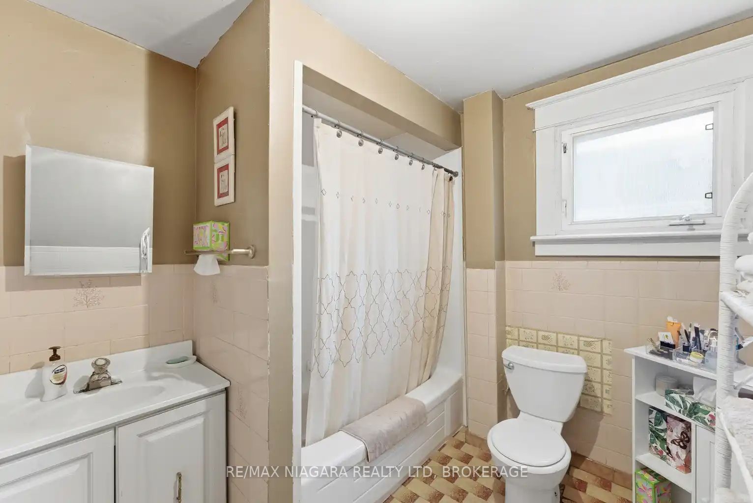 5719 Temperance Avenue E Property Photo 21