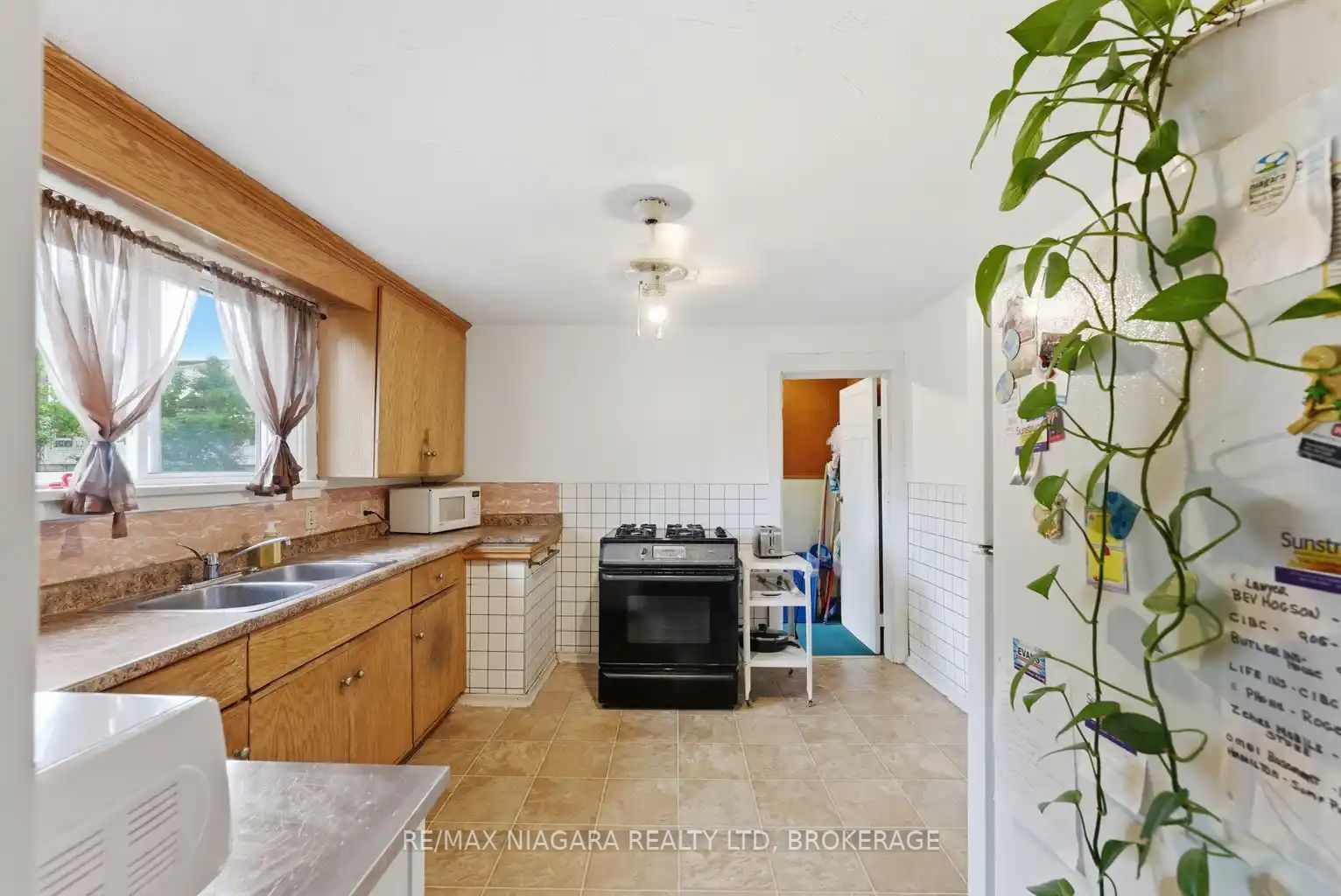 5719 Temperance Avenue E Property Photo 23