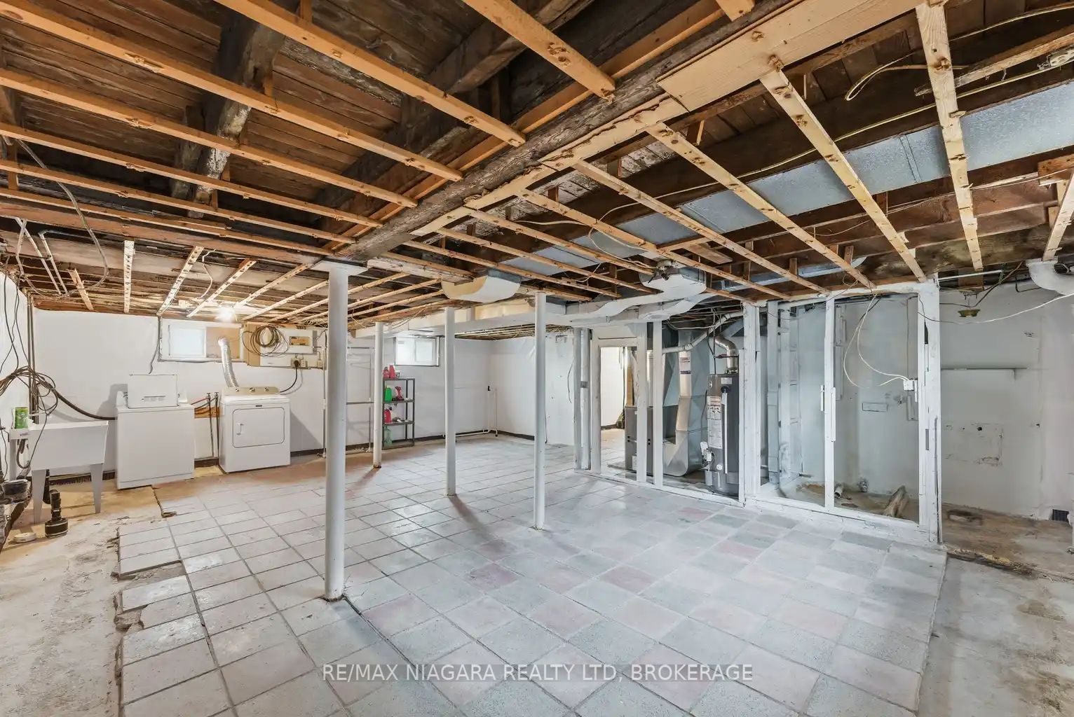 5719 Temperance Avenue E Property Photo 27