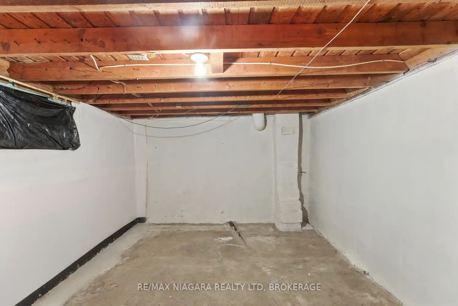 5719 Temperance Avenue E Property Photo 28