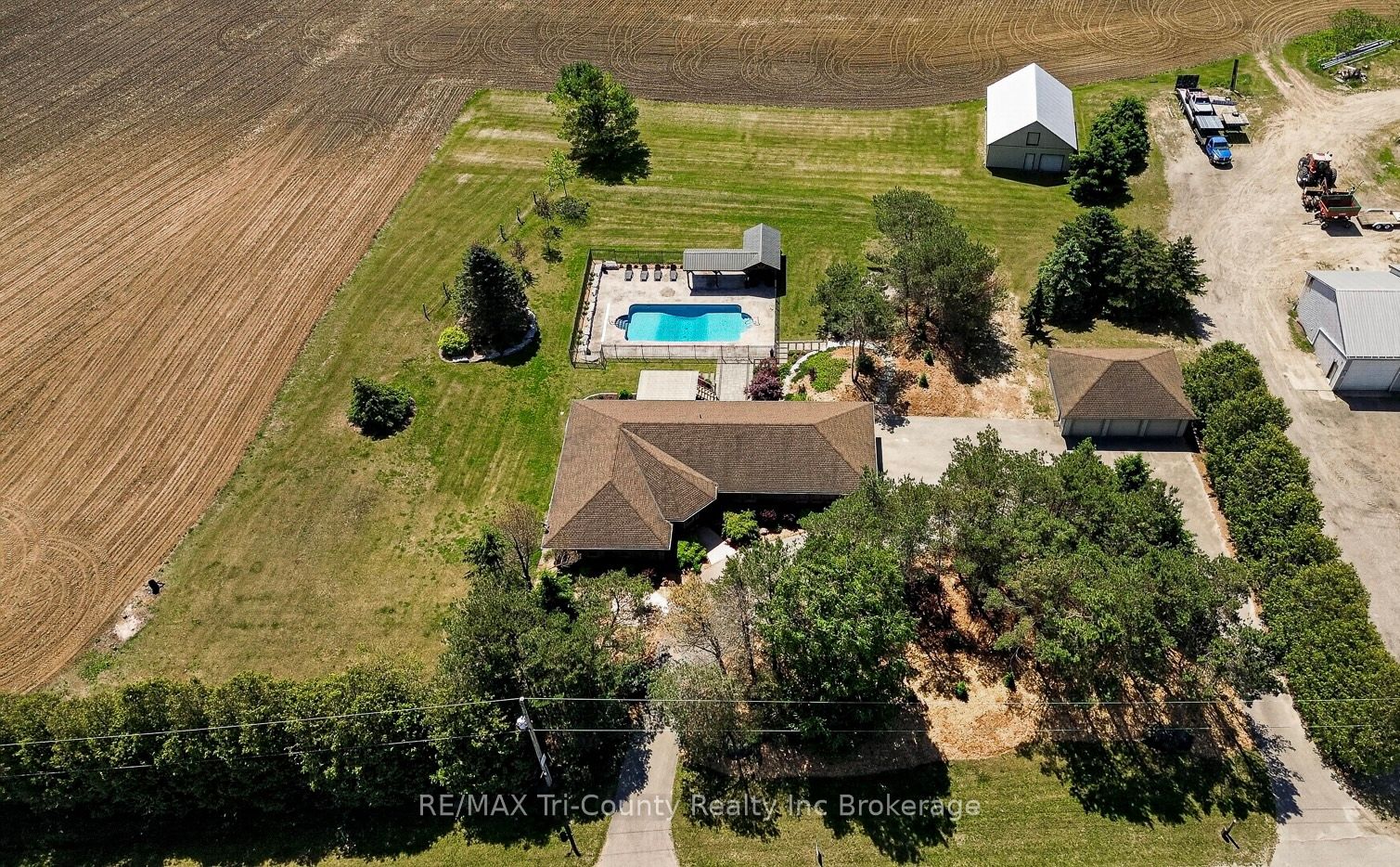 57009 Heritage Line Property Photo 1