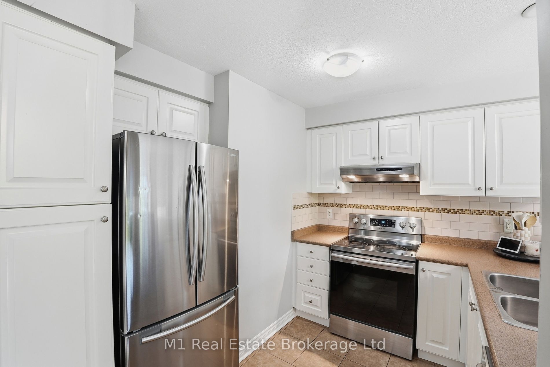 22 Lambeth Way Property Photo 12