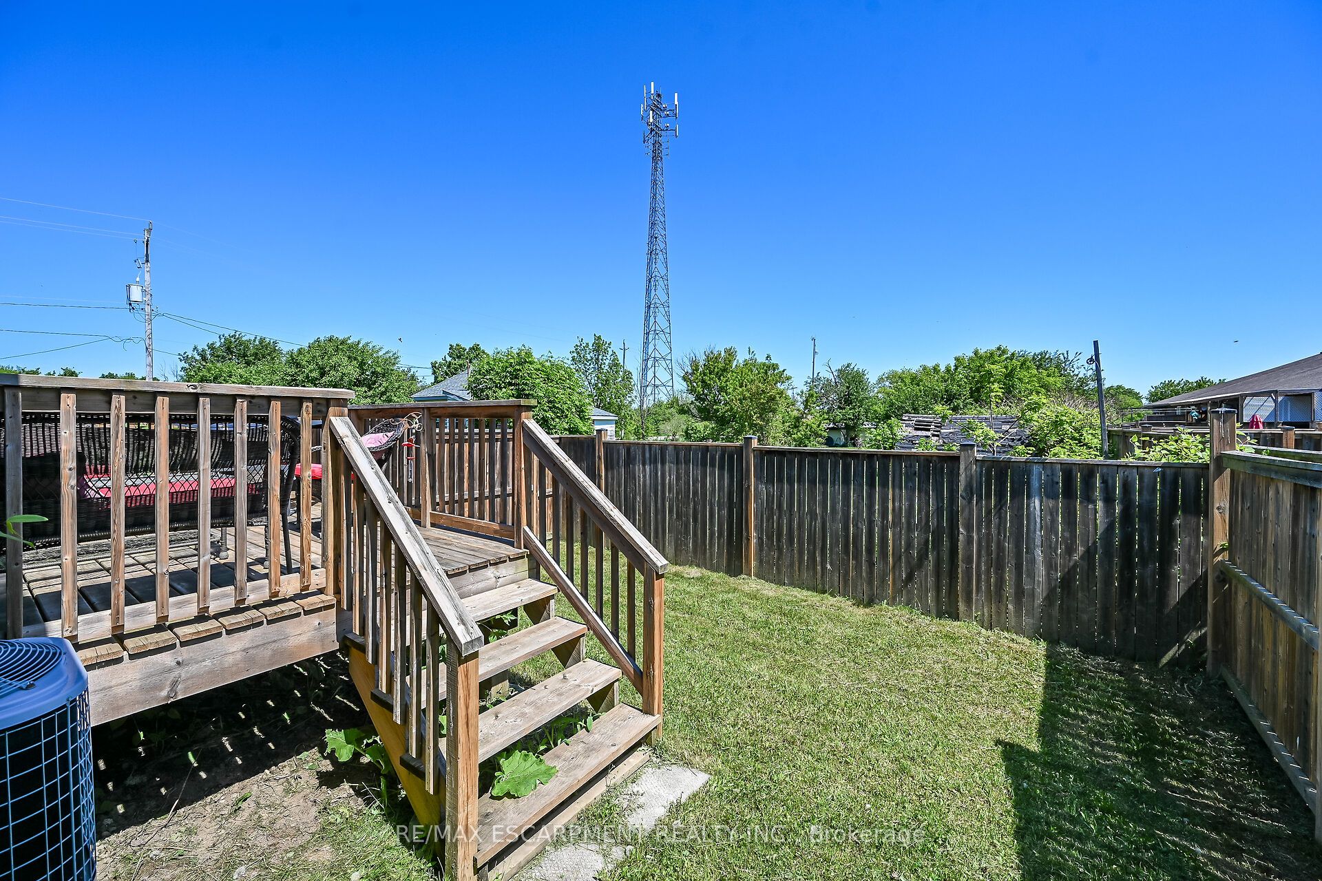 10 Emily Street Property Photo 43