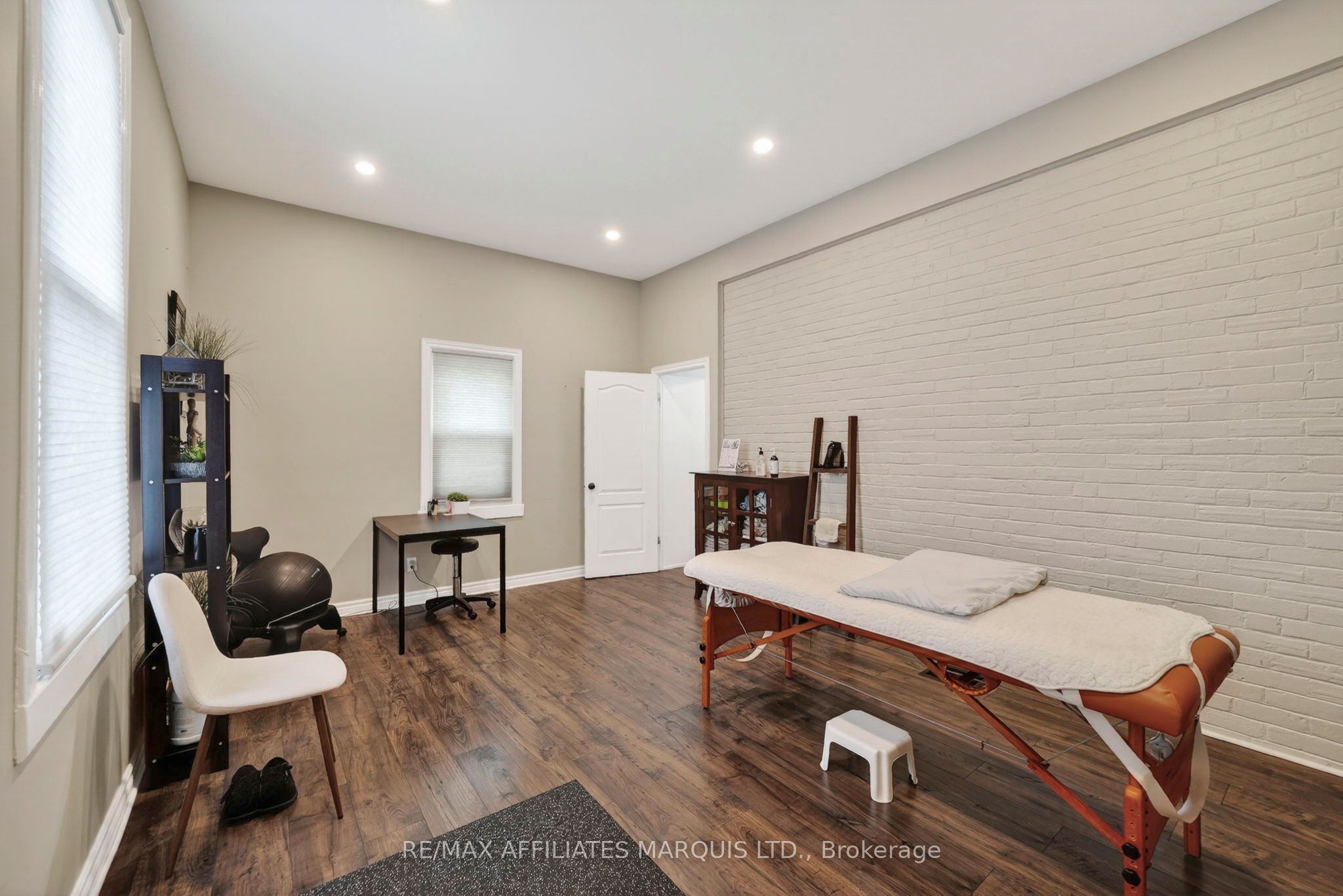105 5th Street E Property Photo 18