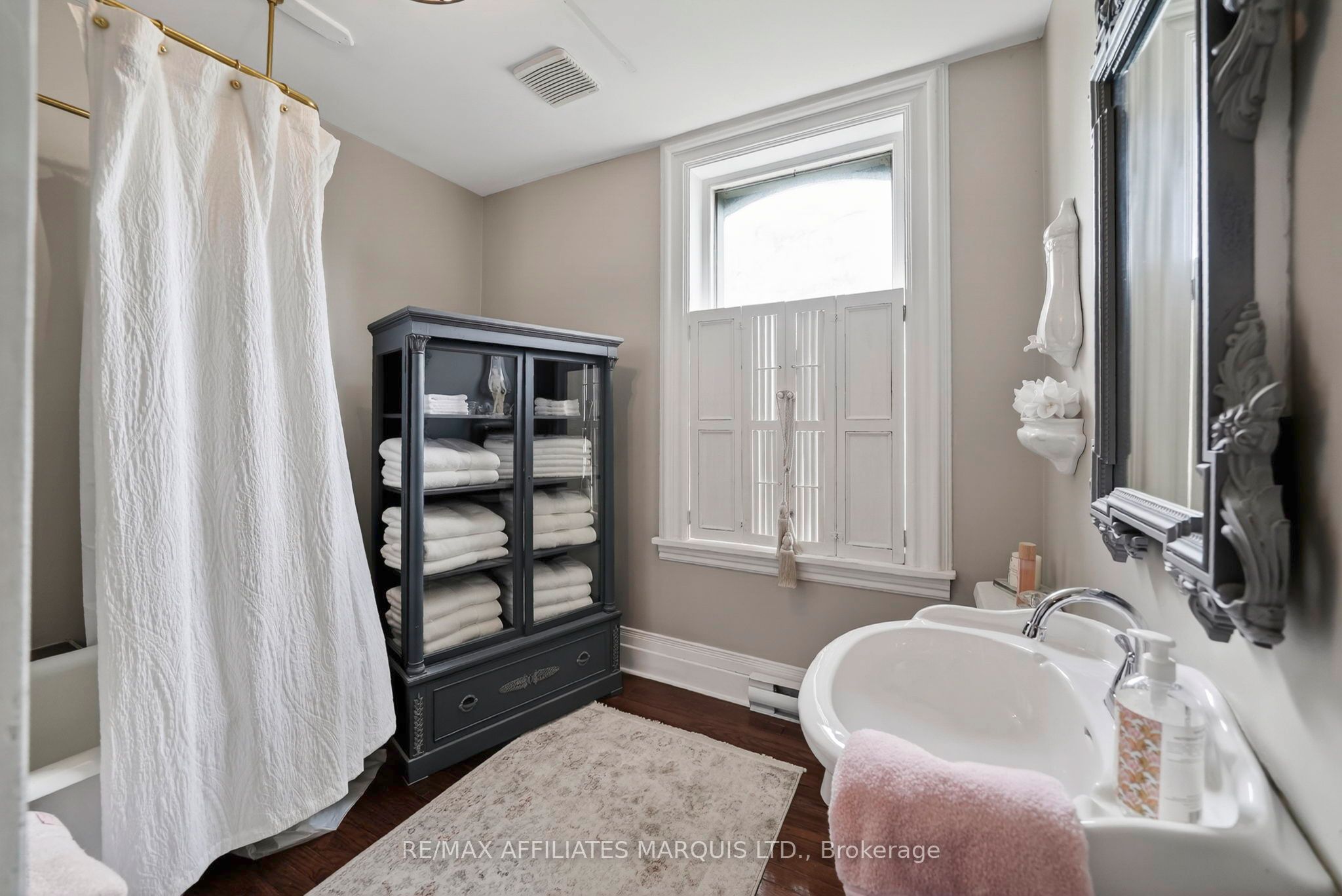 105 5th Street E Property Photo 34
