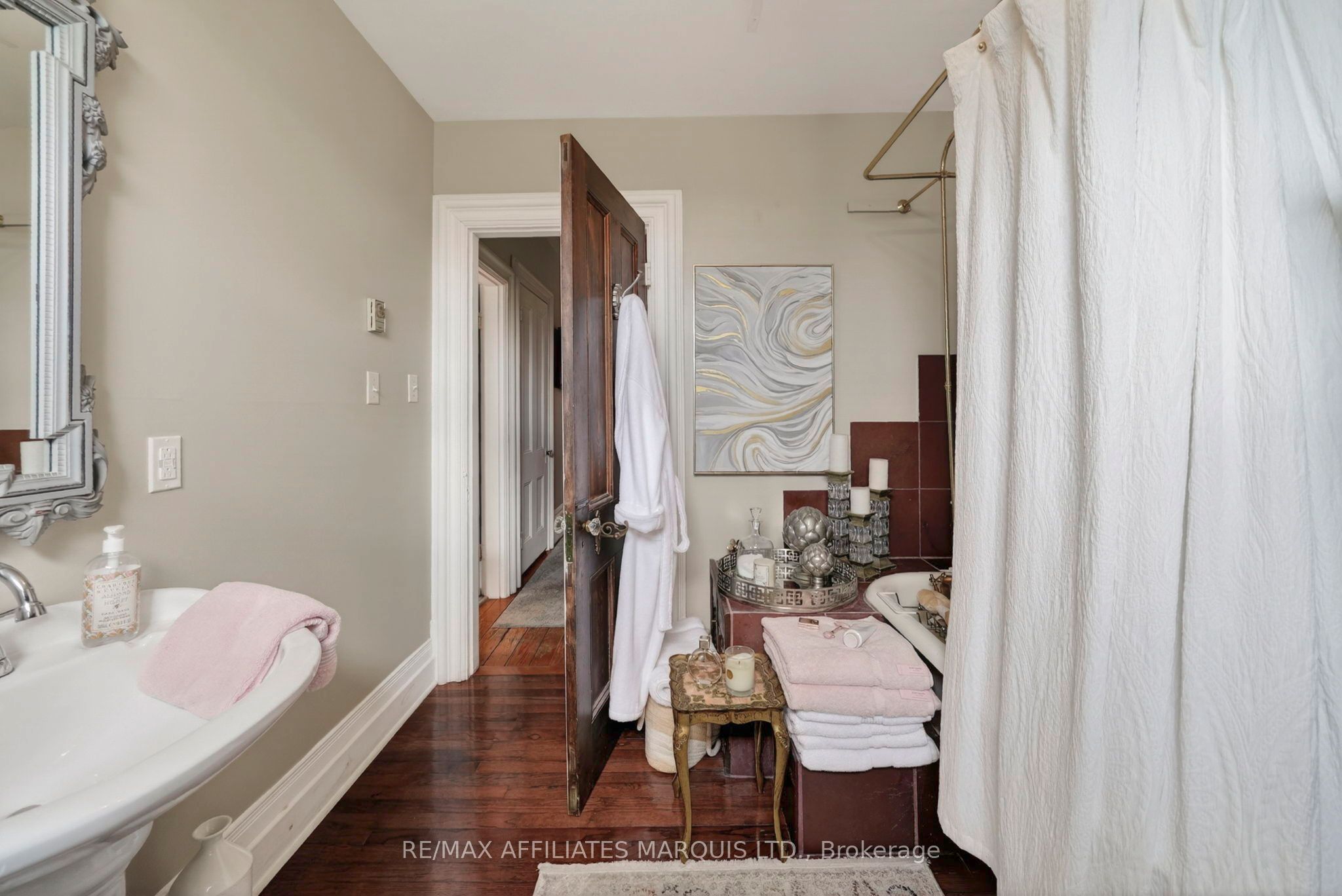 105 5th Street E Property Photo 35