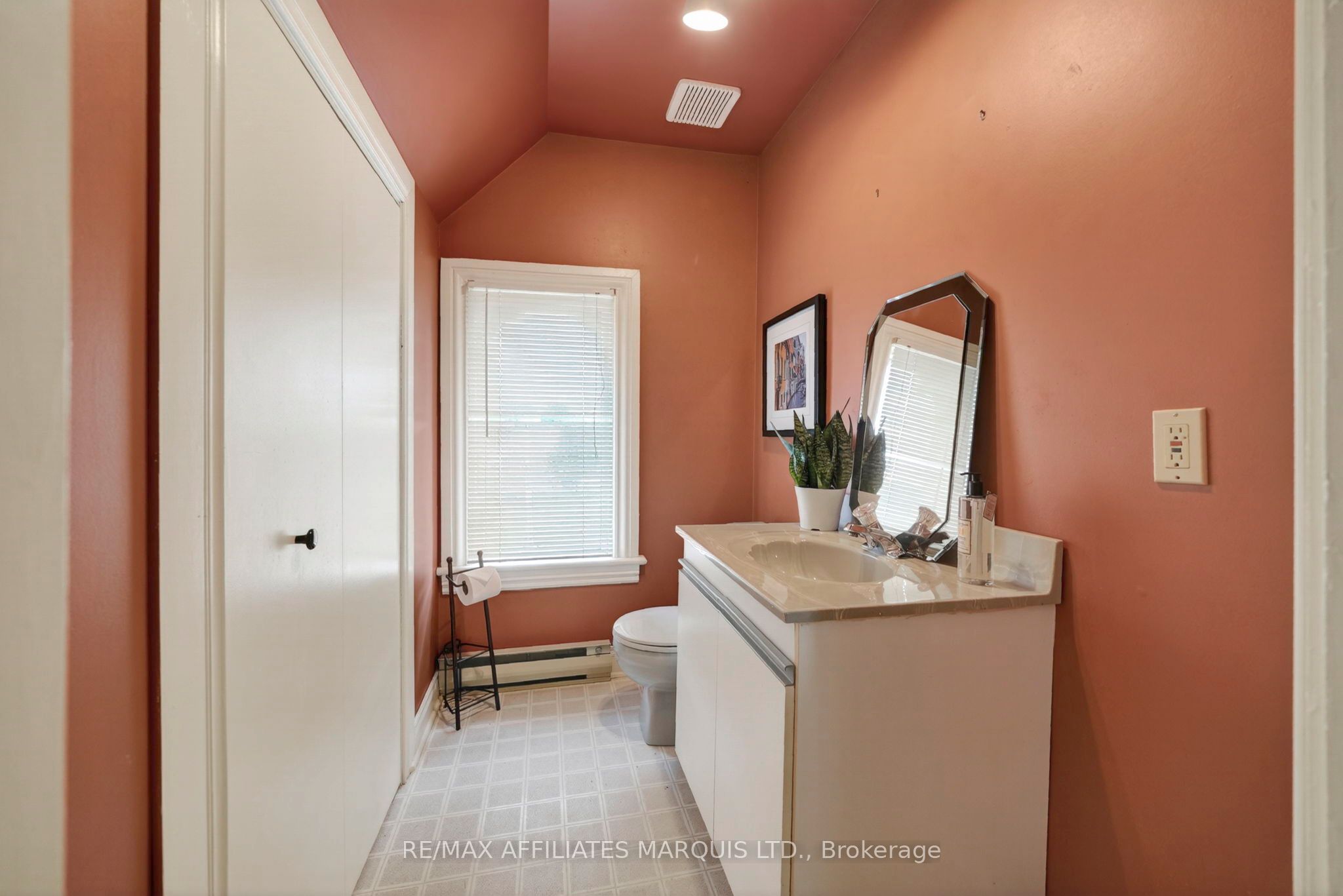105 5th Street E Property Photo 44