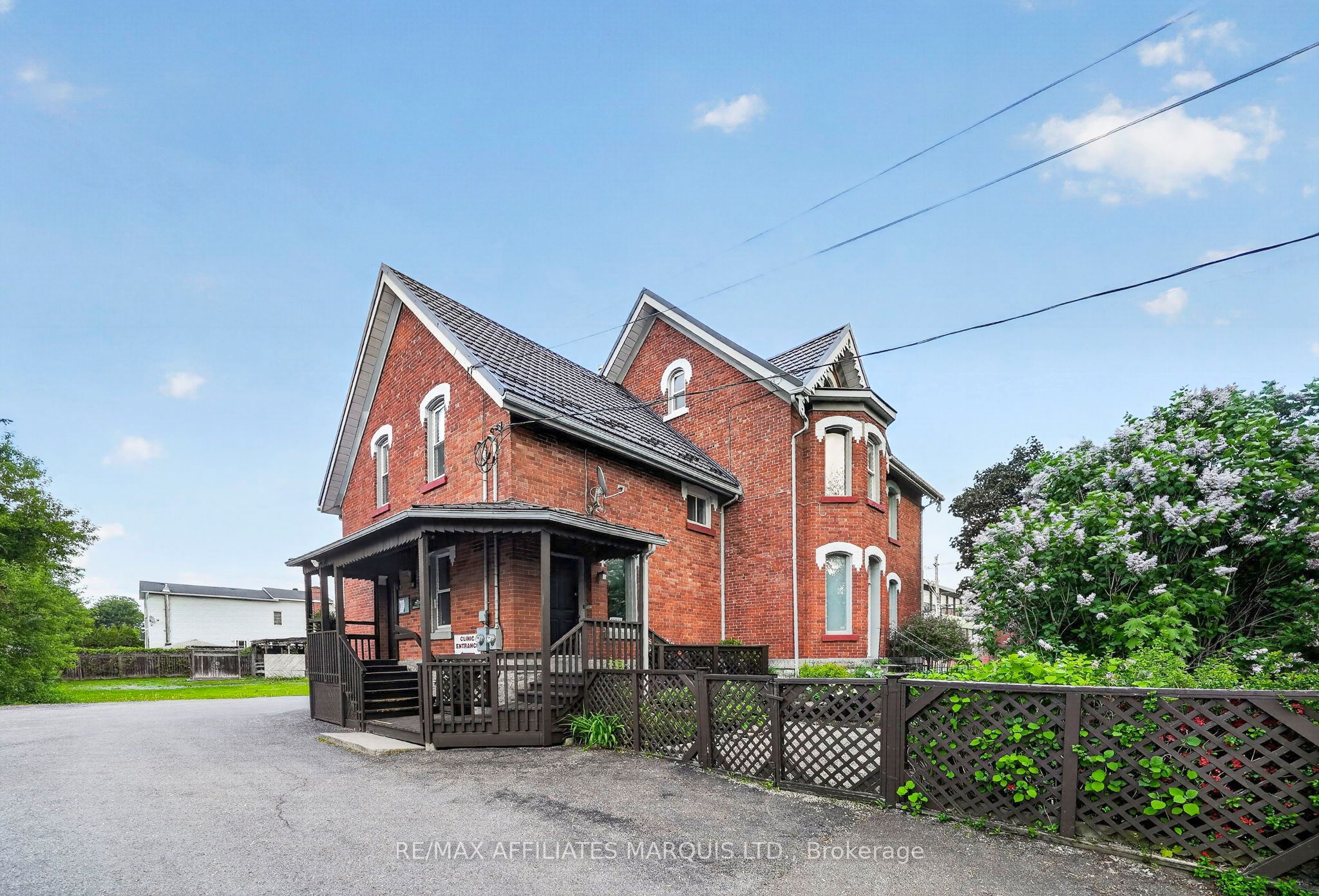 105 5th Street E Property Photo 45