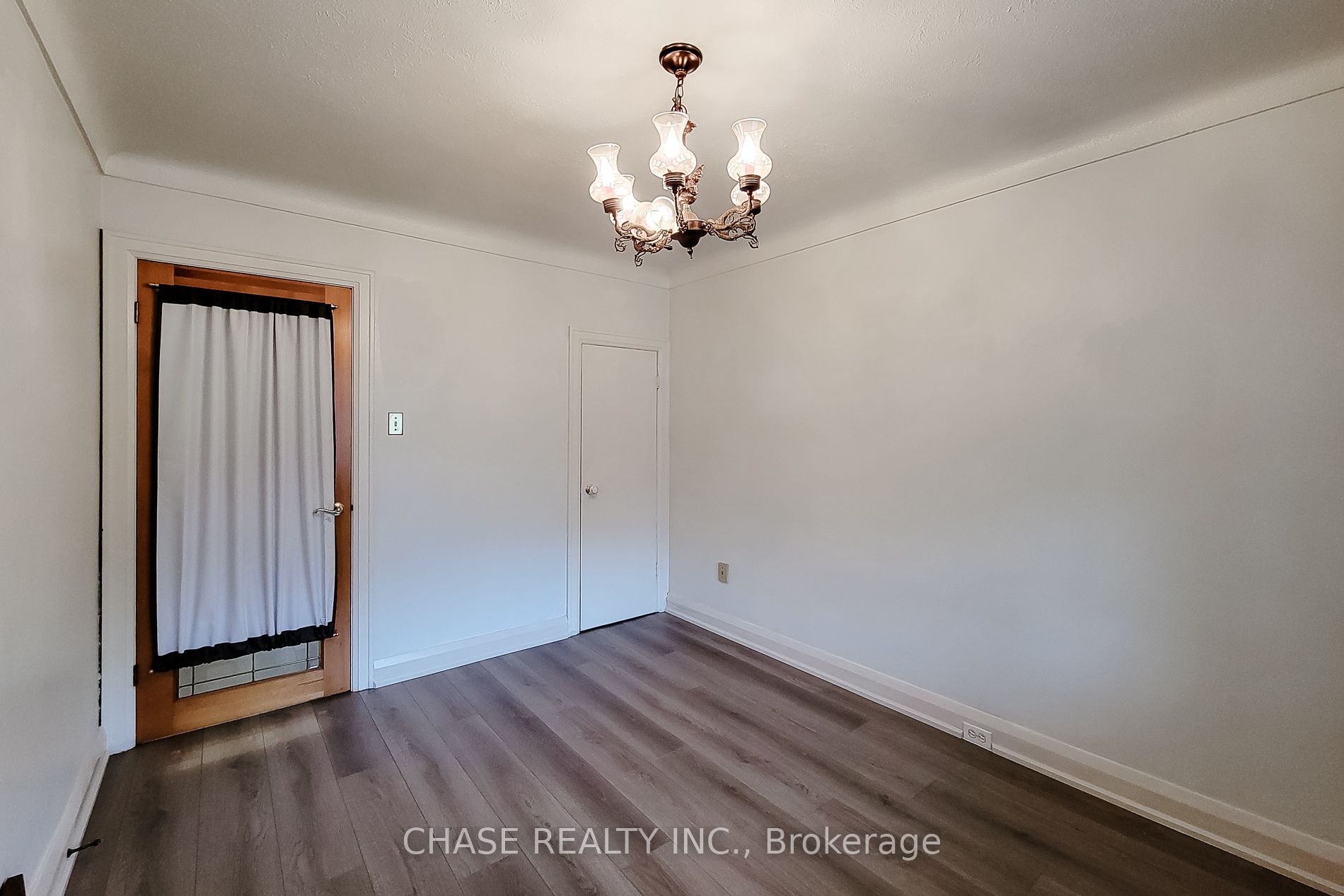 187 Paradise Road N Property Photo 23