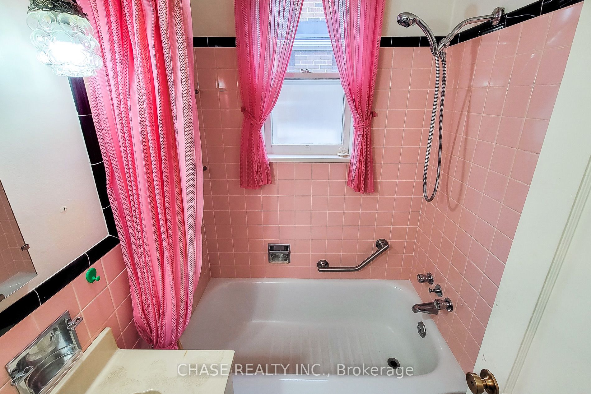 187 Paradise Road N Property Photo 26