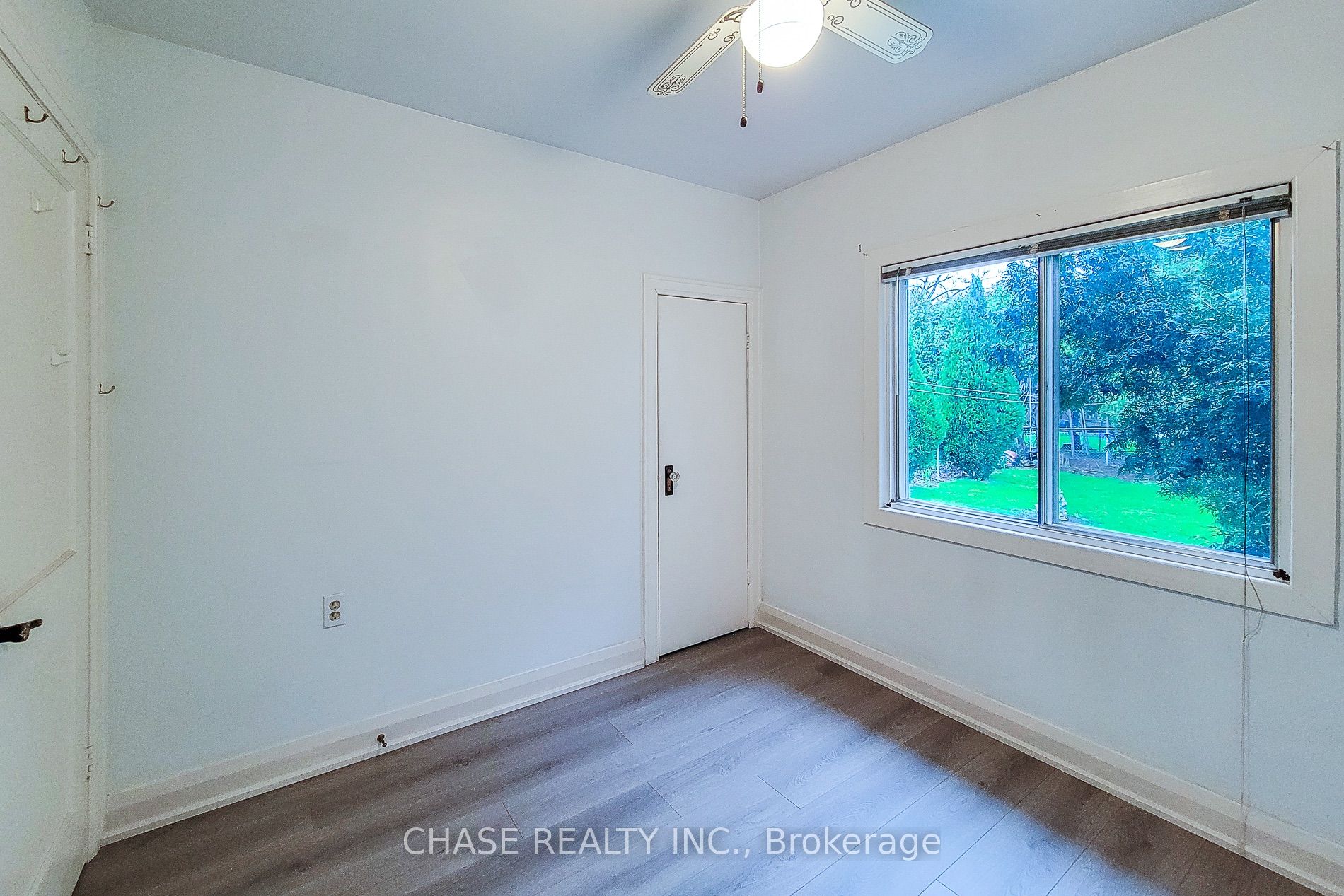 187 Paradise Road N Property Photo 28