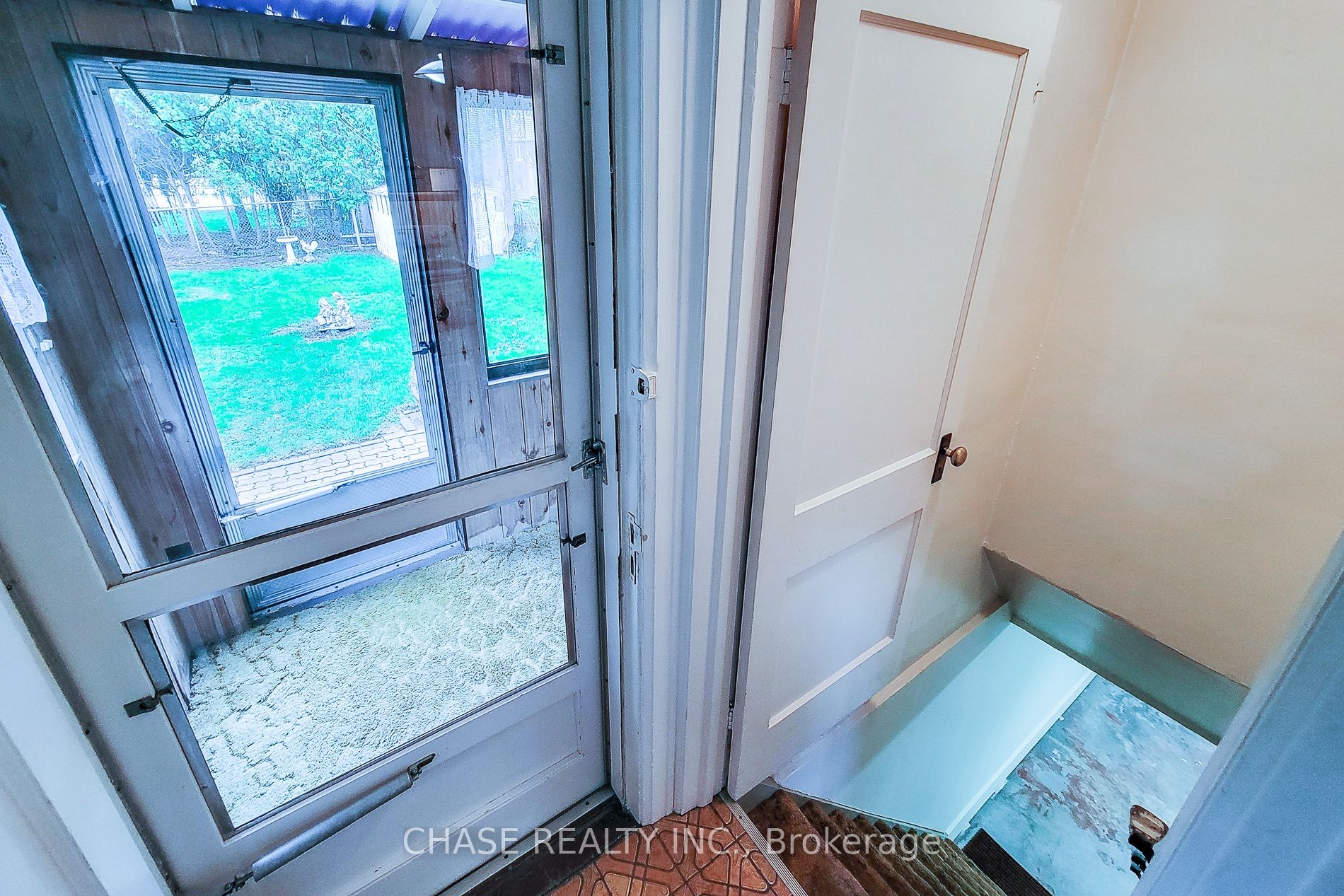187 Paradise Road N Property Photo 36