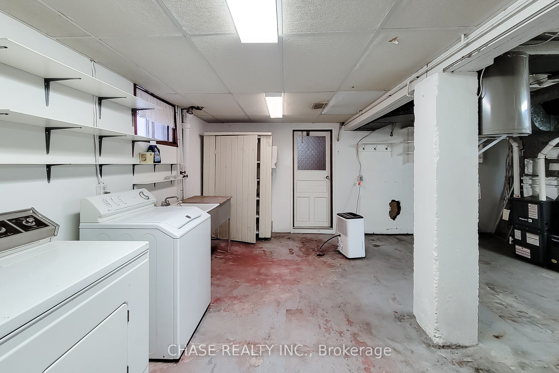 187 Paradise Road N Property Photo 40