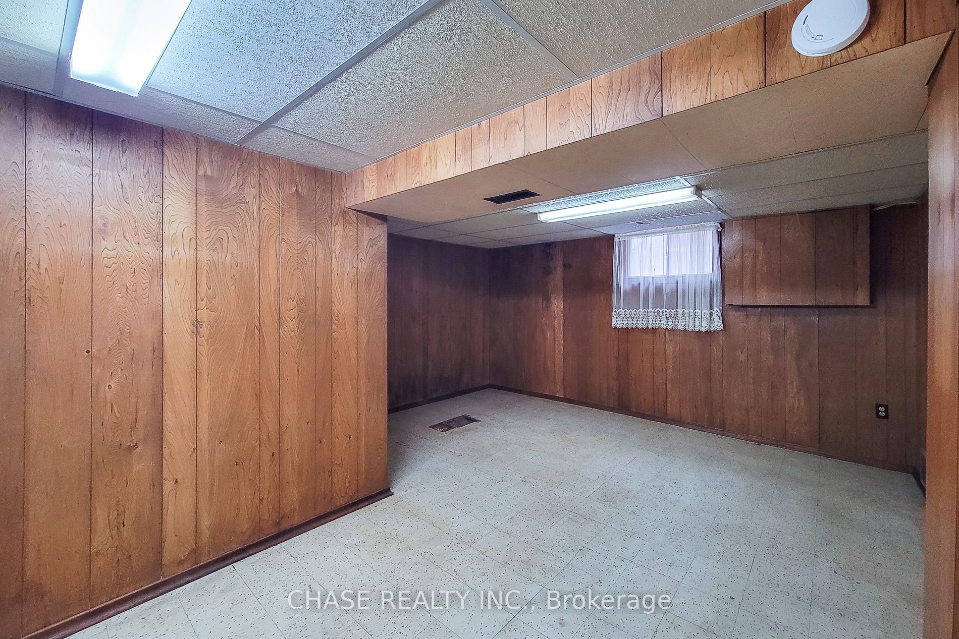 187 Paradise Road N Property Photo 44