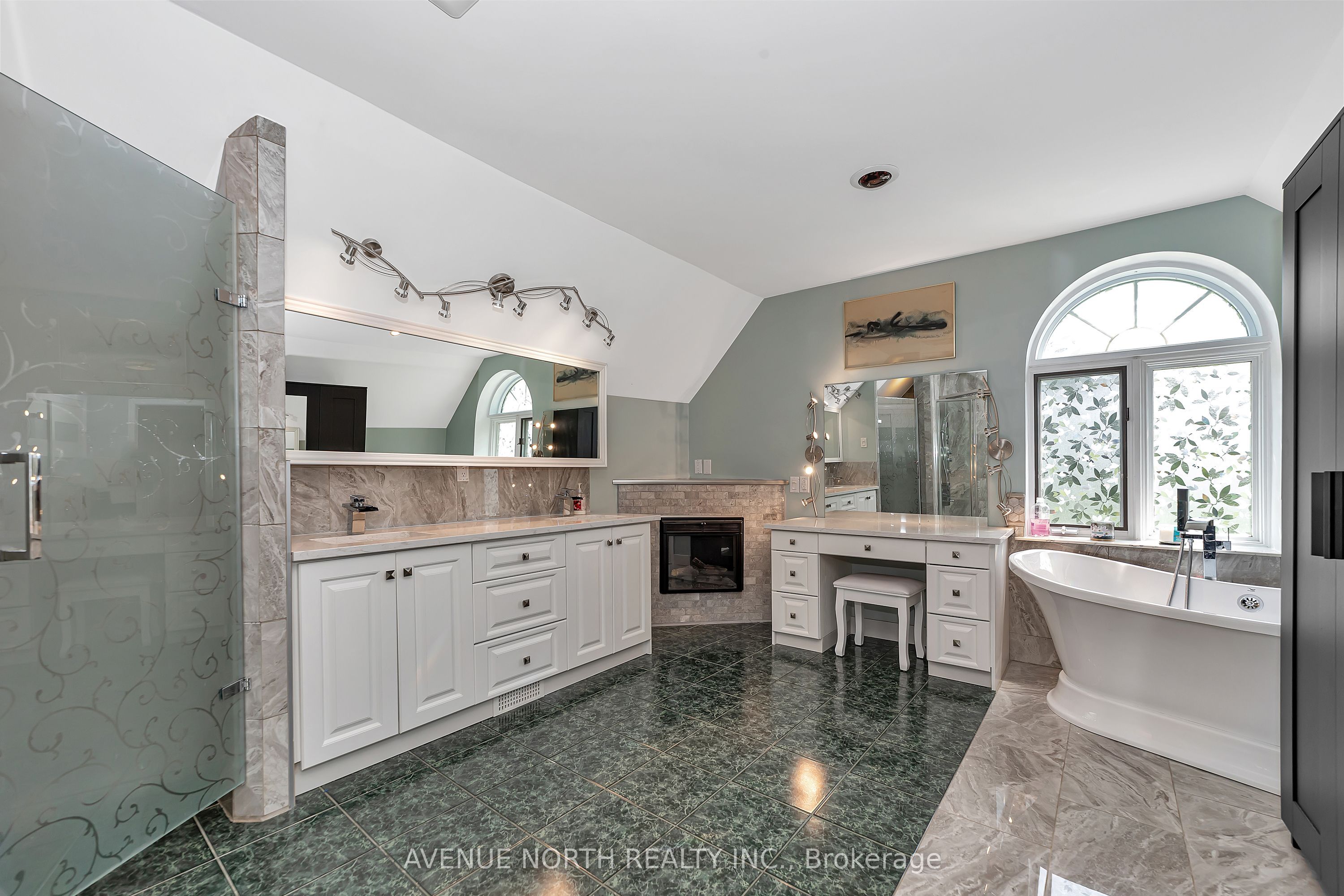 21 Pilon Street Property Photo 18