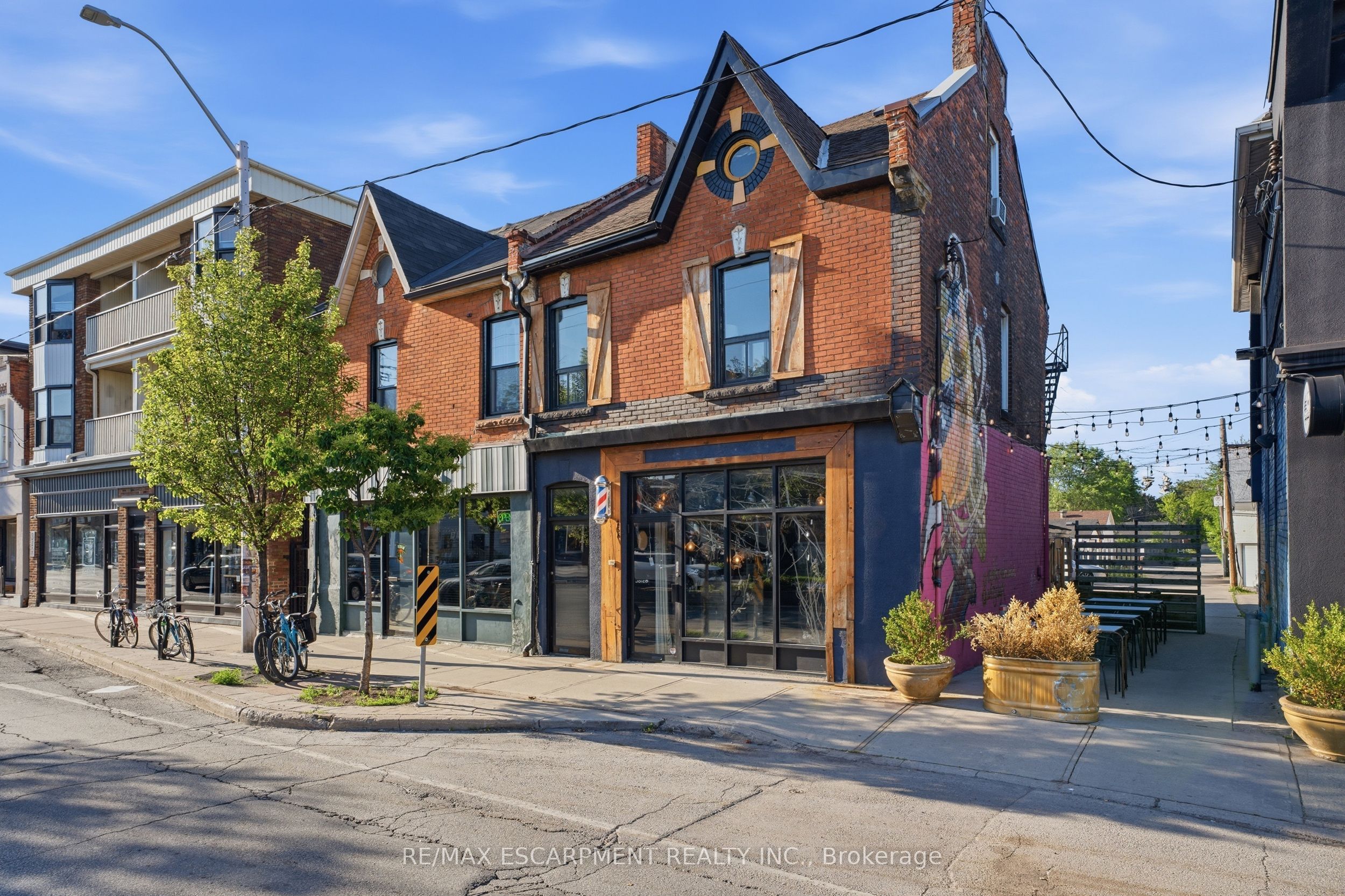 355 Barton Street E Property Photo 1