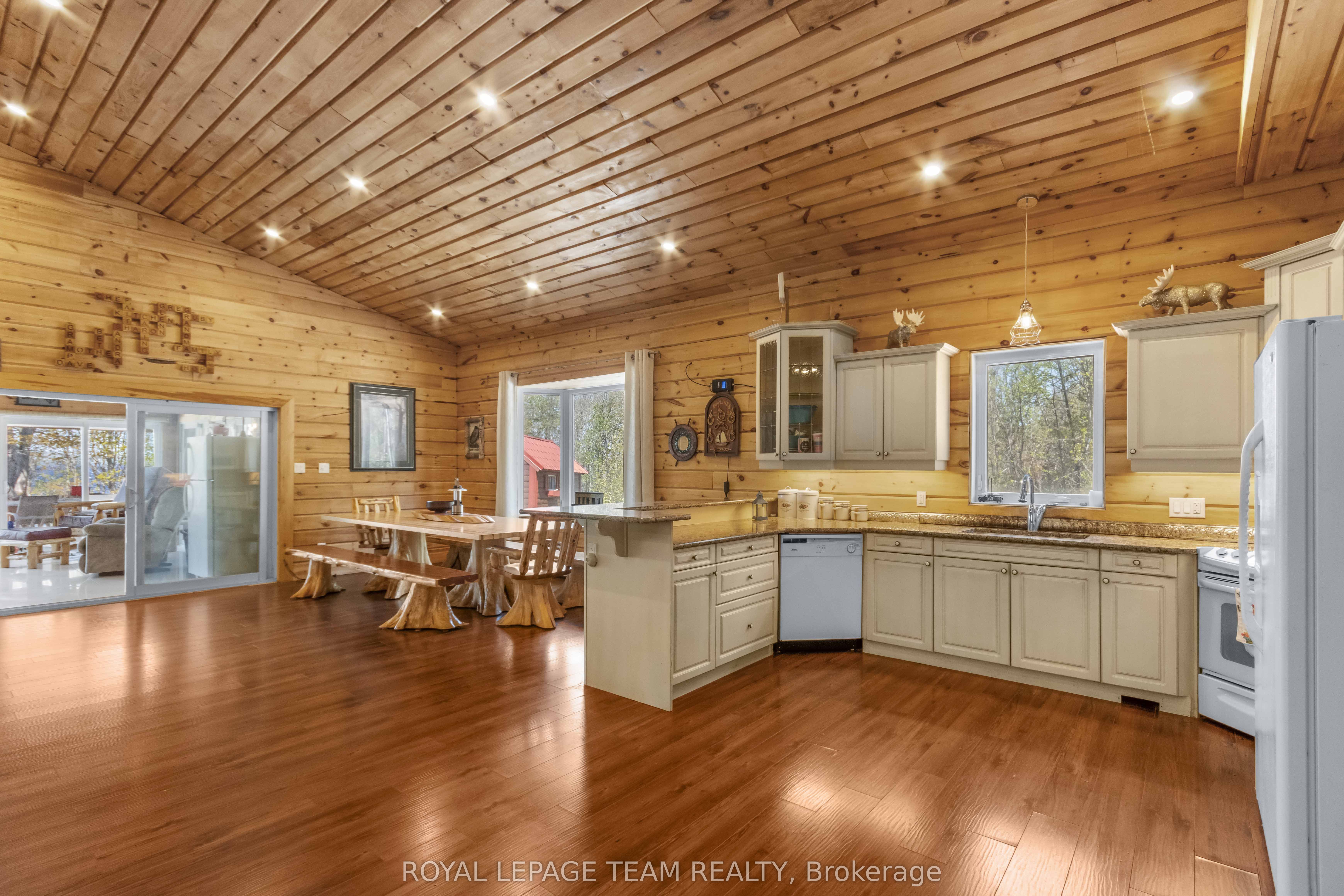 697 Curtiss Road Property Photo 15
