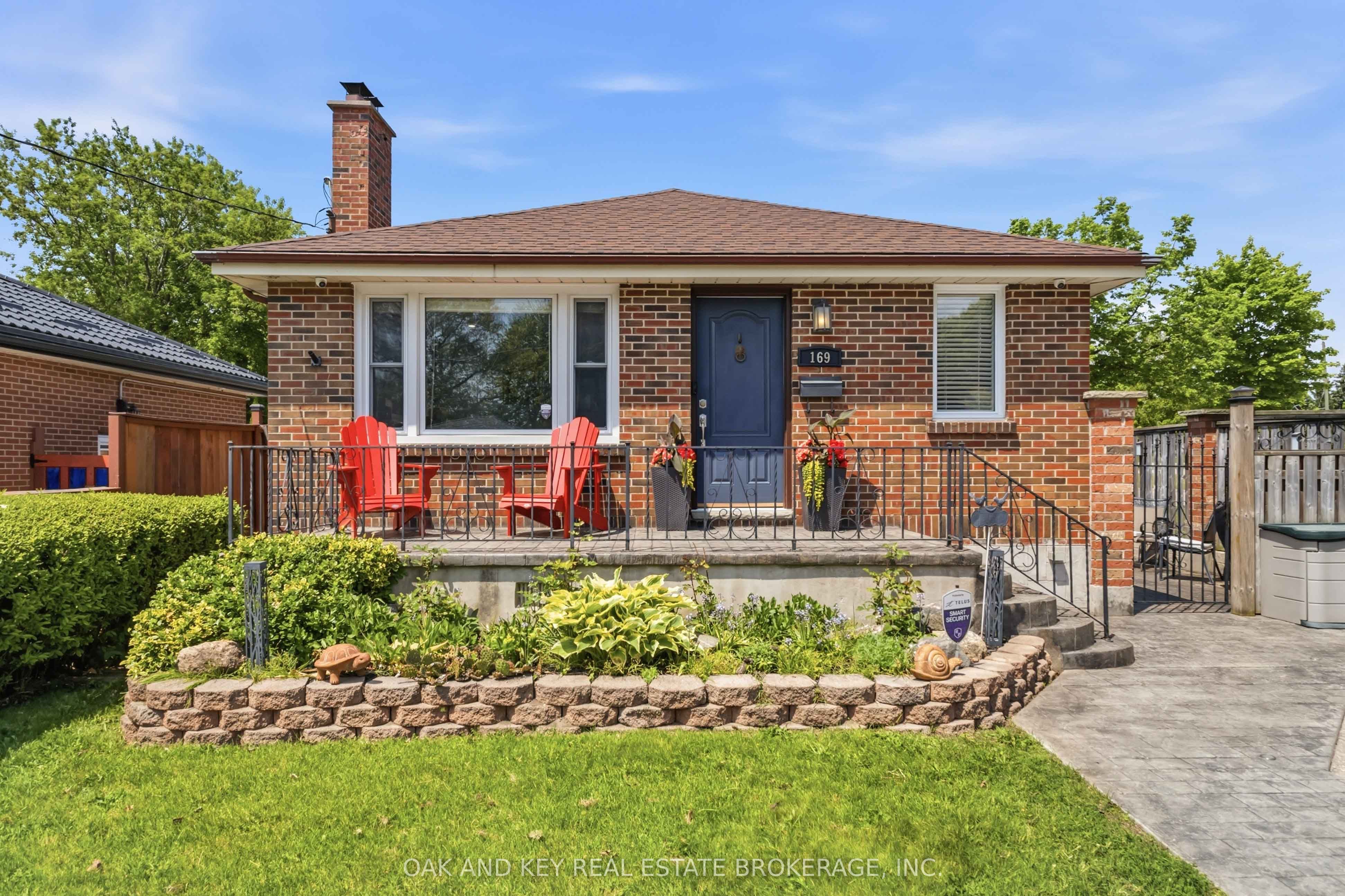 169 Ellsworth Crescent Property Photo 1