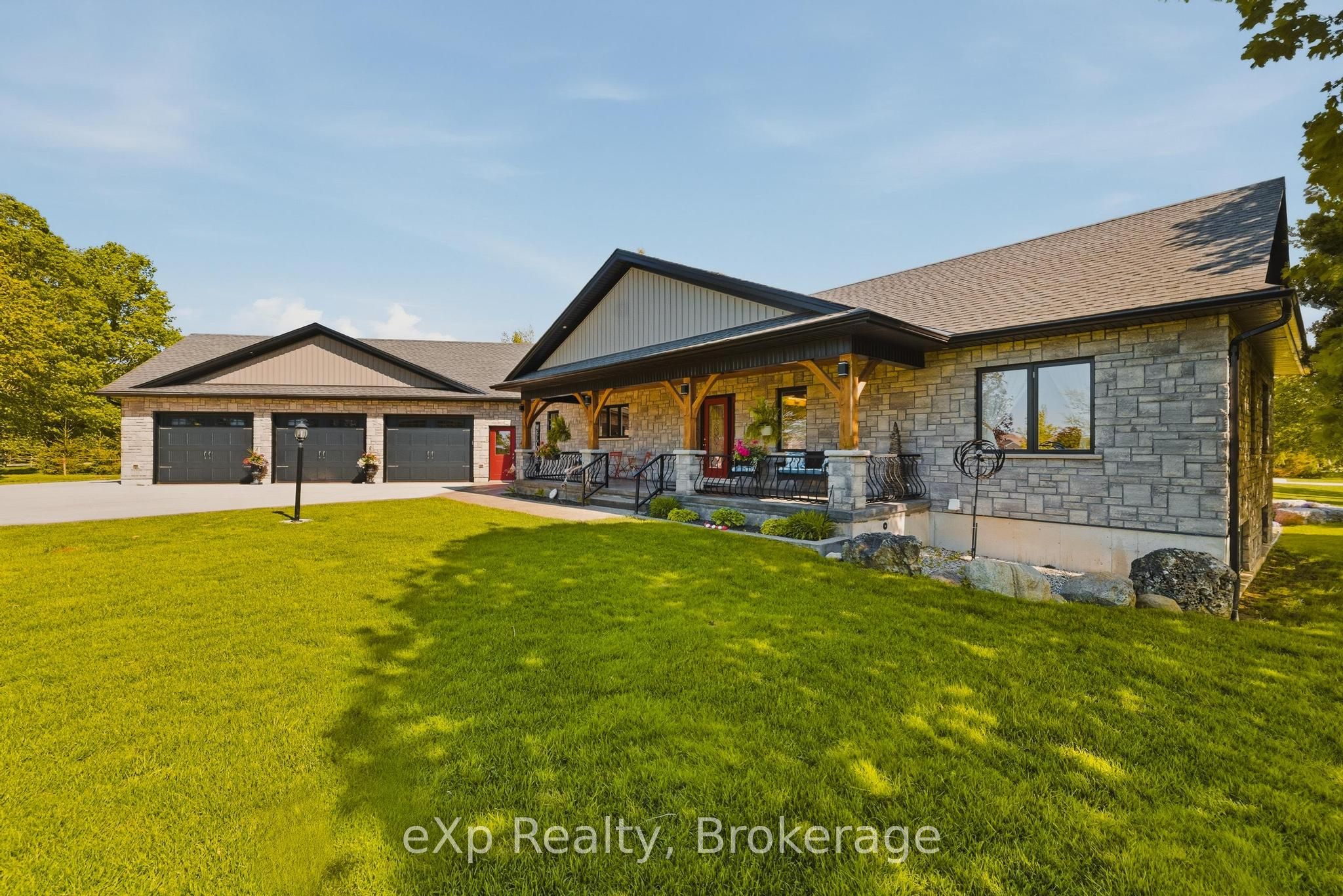 100 Harris Crescent Property Photo 3