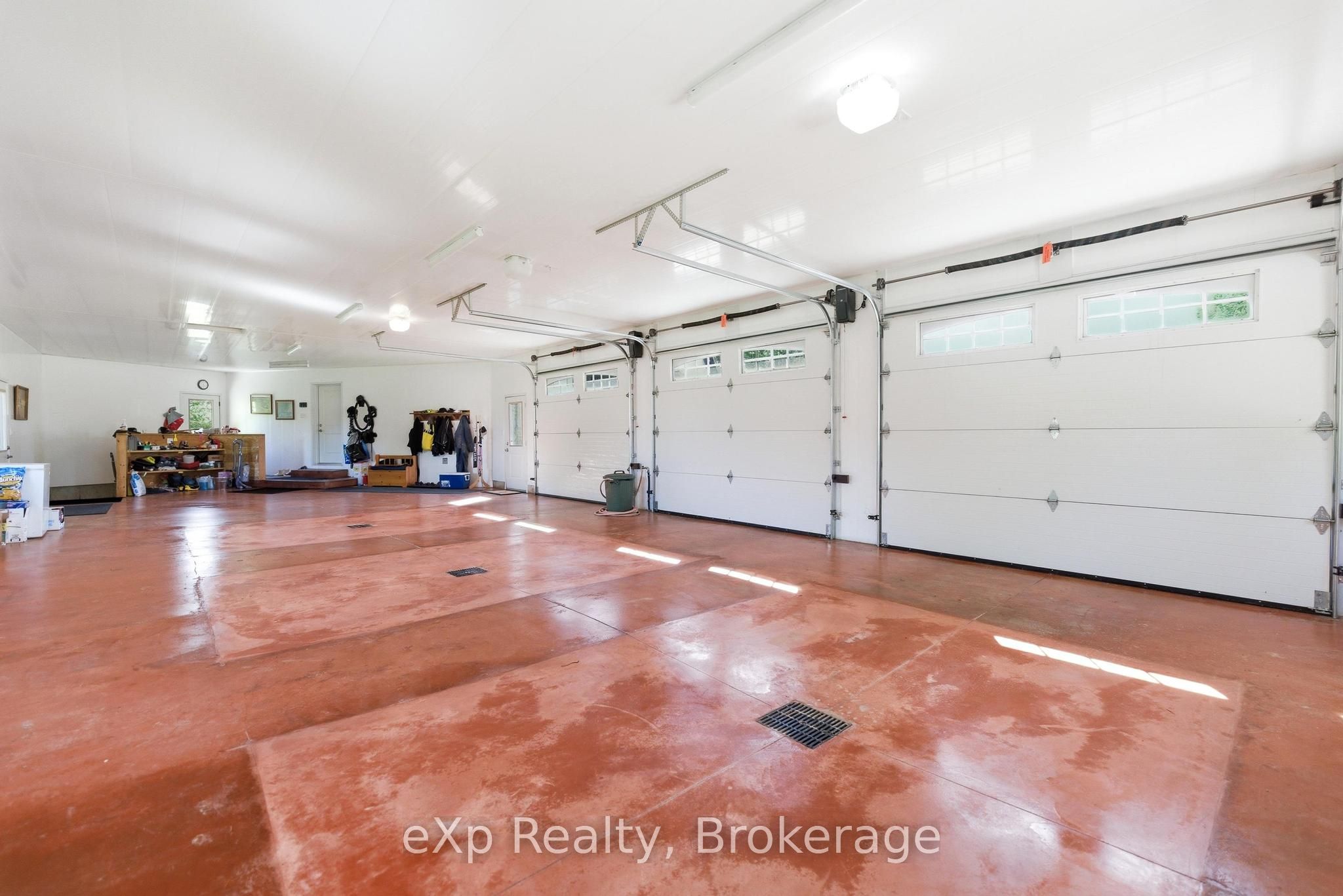 100 Harris Crescent Property Photo 14