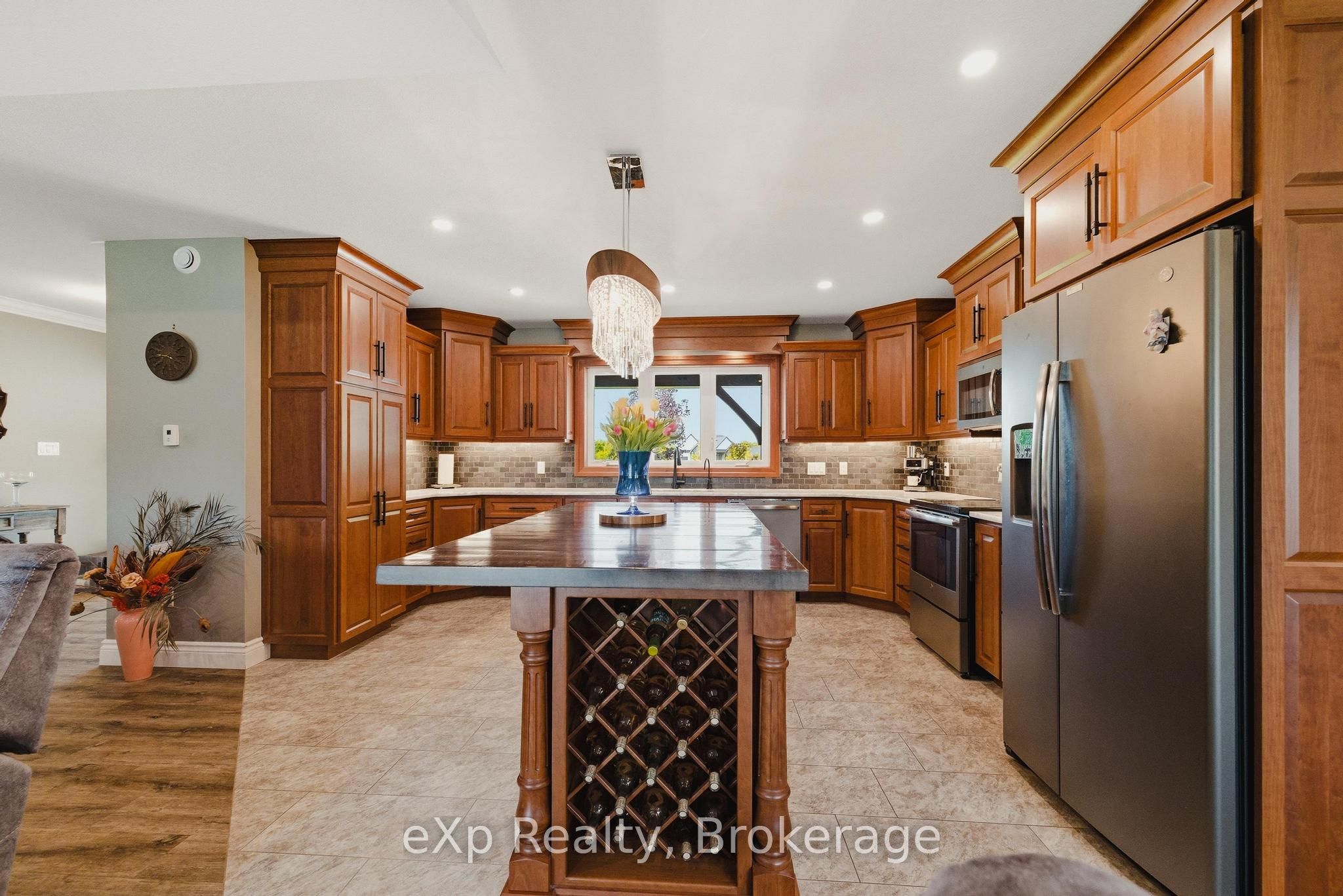 100 Harris Crescent Property Photo 18