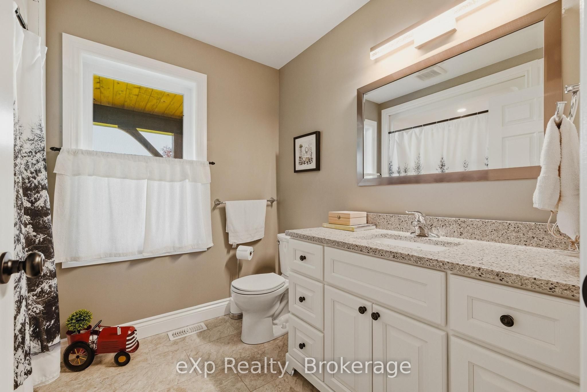 100 Harris Crescent Property Photo 22