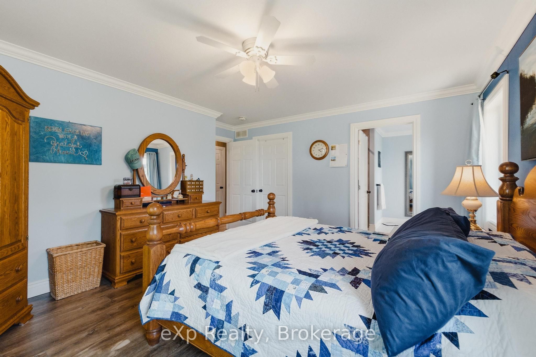100 Harris Crescent Property Photo 24