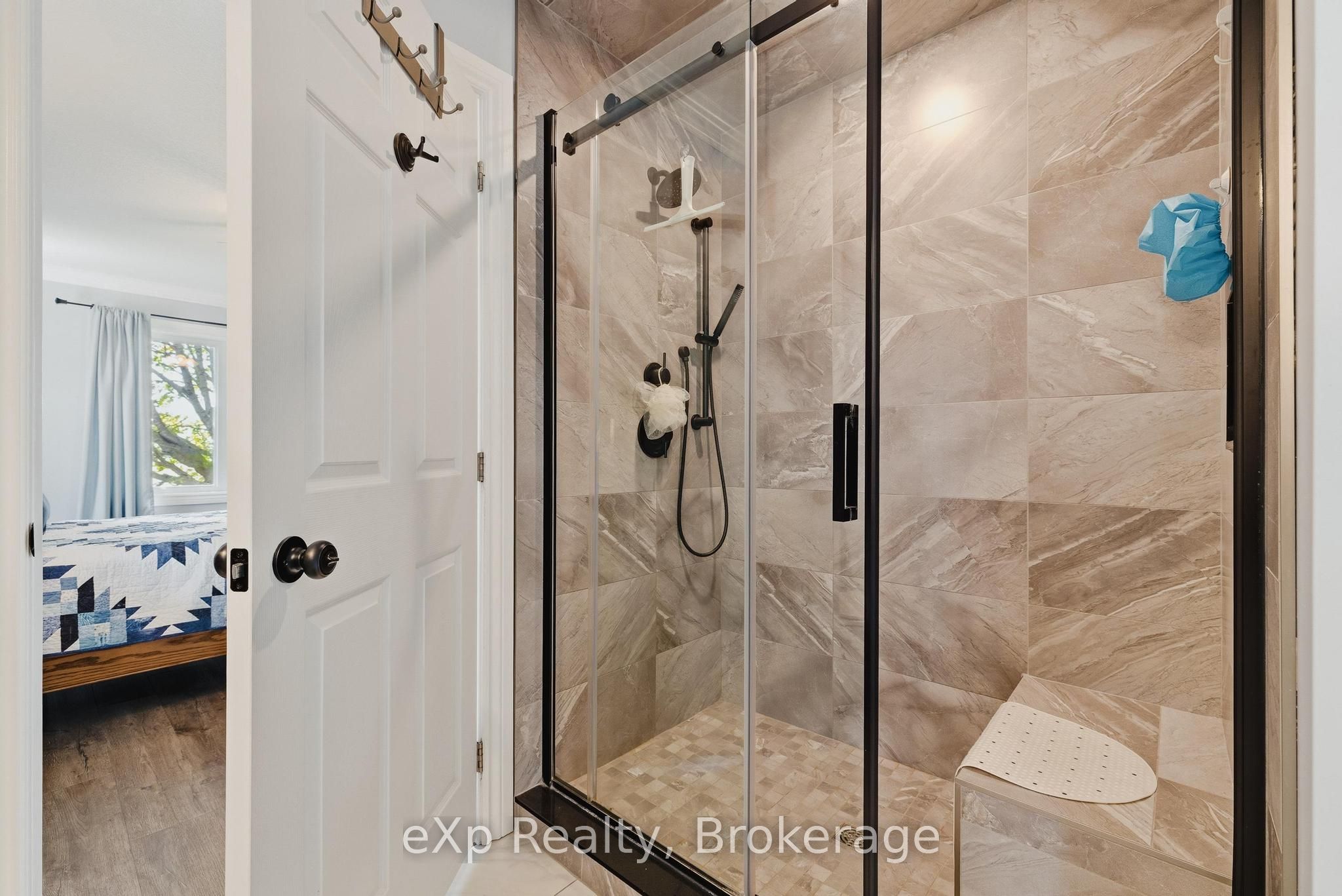 100 Harris Crescent Property Photo 26